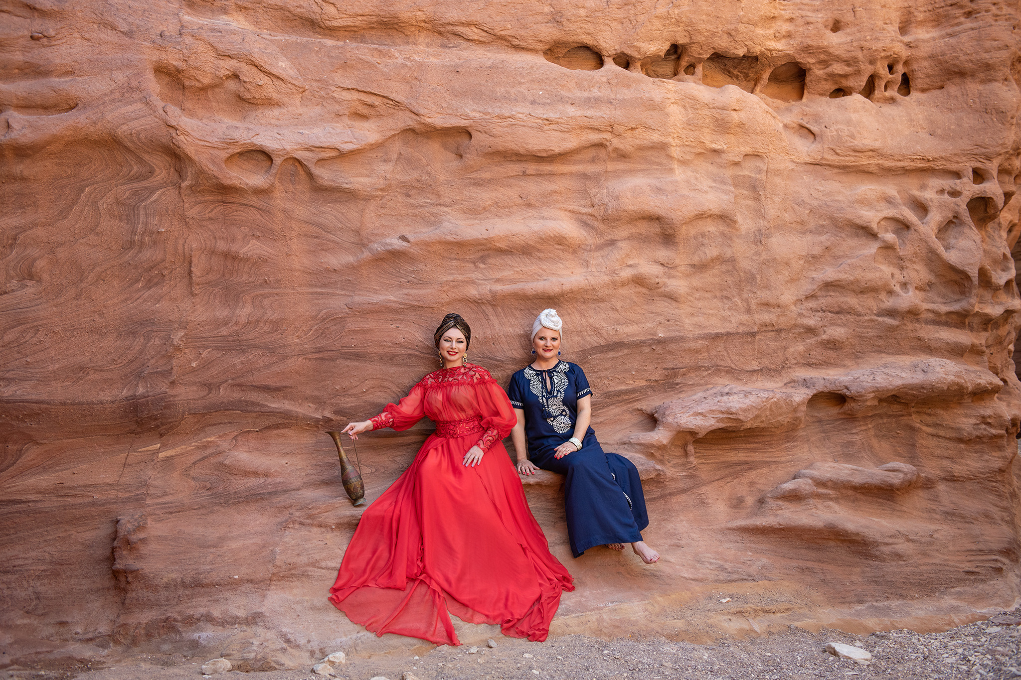 Red Canyon_Marina& Angi. Family children pregnancy love stories photographer in Eilat Israel Olga Amchislavsky