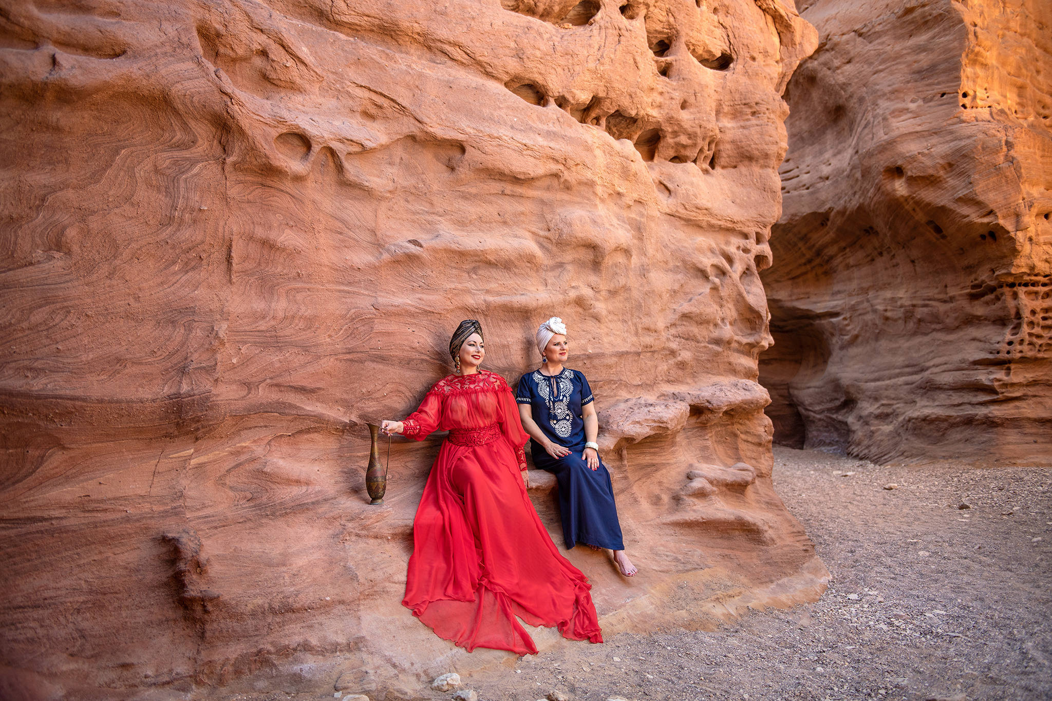 Red Canyon_Marina& Angi. Family children pregnancy love stories photographer in Eilat Israel Olga Amchislavsky