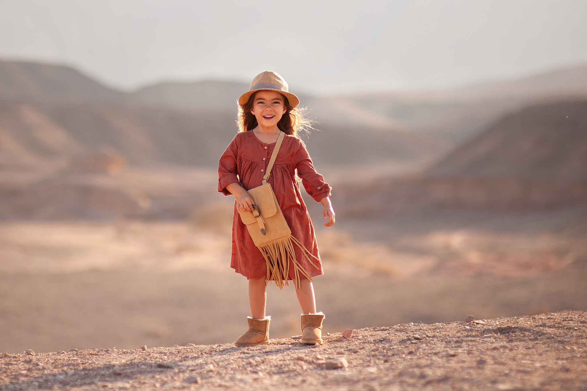 Children photoshooting in Timna Park. צלמת משפחה ילדים הריון וסיפורי אהבה באילת ישראל אולגה אמצ'יסלבסקי