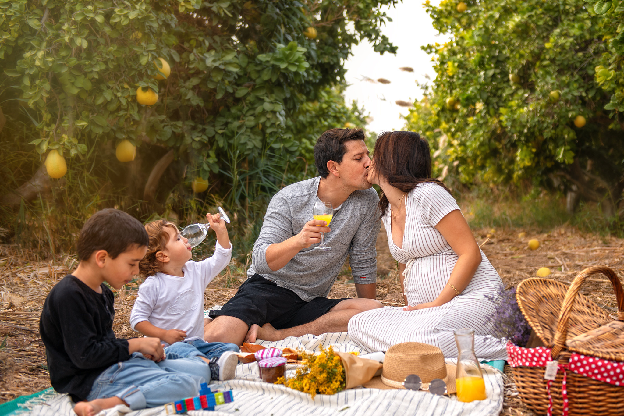 Family and pregnancy photoshooting for Avishag and her family in kibbutz Elifaz. צלמת משפחה ילדים הריון וסיפורי אהבה באילת ישראל אולגה אמצ'יסלבסקי