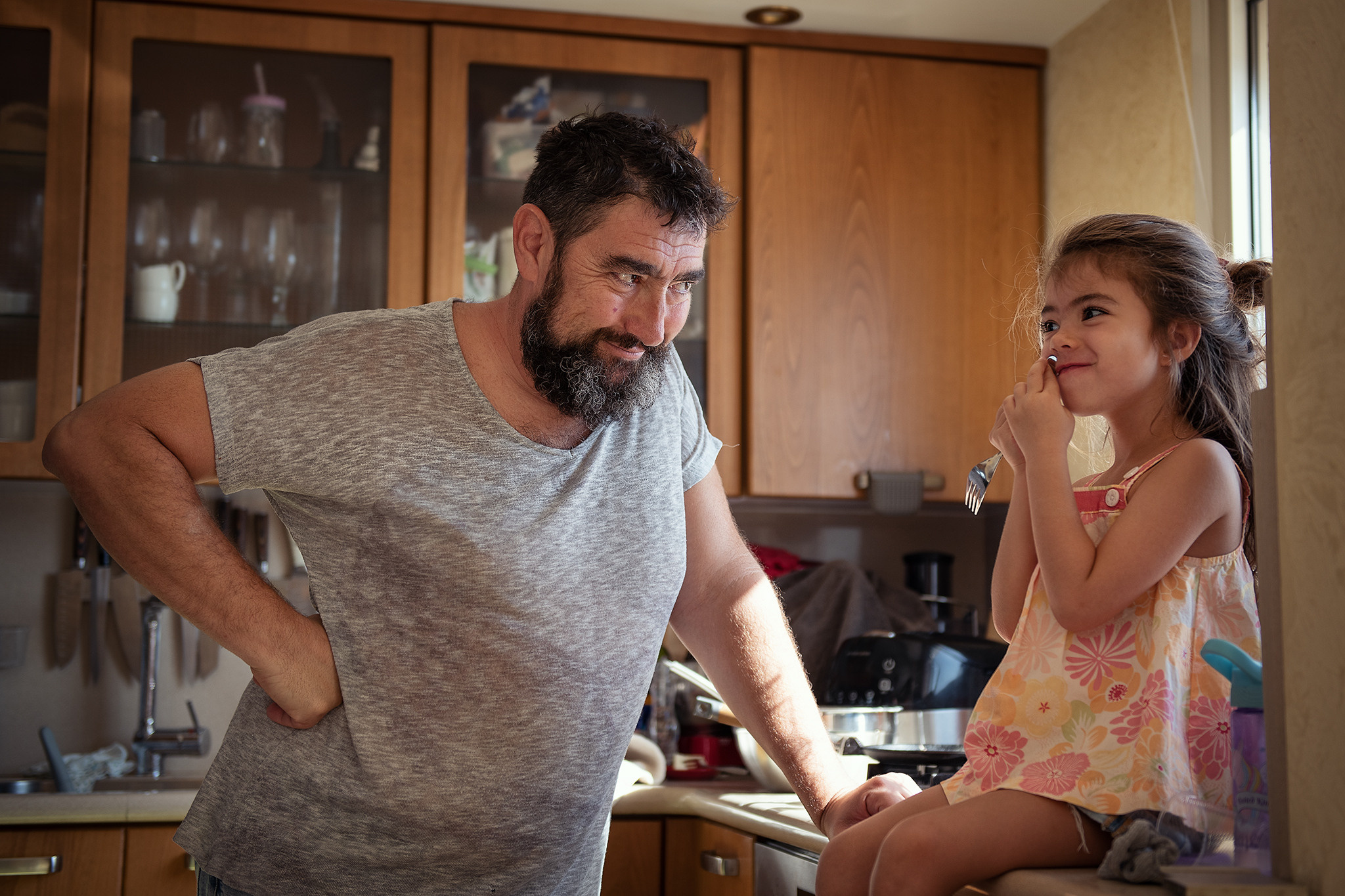 Family photoshooting at home. צלמת משפחה ילדים הריון וסיפורי אהבה באילת ישראל אולגה אמצ'יסלבסקי