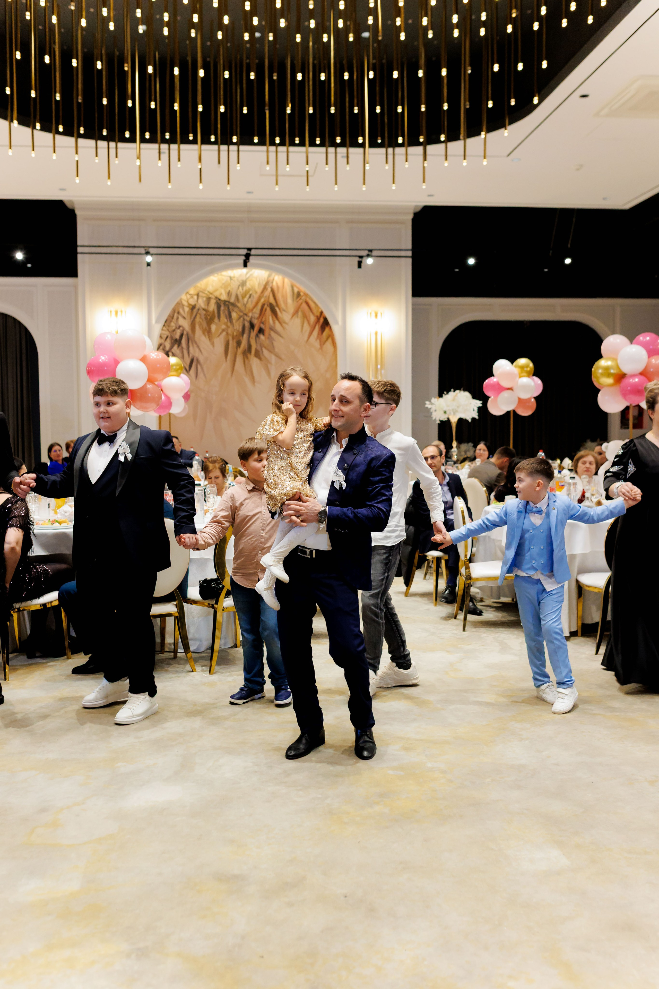 Povestea voastră, regizată de noi |Cristi Turculet Videograf Nuntă Suceava | wedding highlight. Servicii foto-video profesionale, pentru momente de neuitat