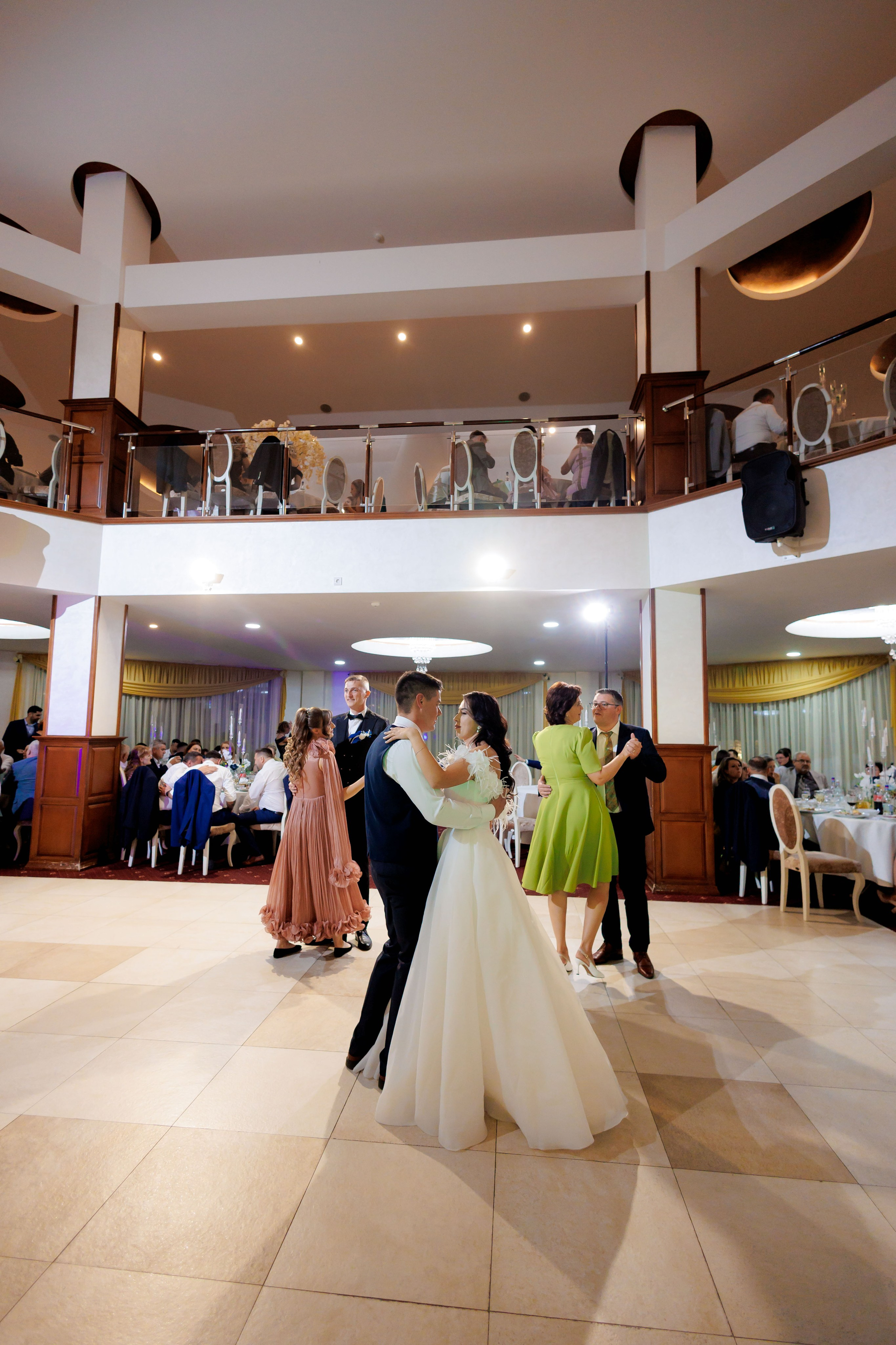Loredana & Emilian – Ziua Nunții | Videografie - fotografie Botez Suceava, Iași, Botoșani. Servicii foto-video profesionale, pentru momente de neuitat