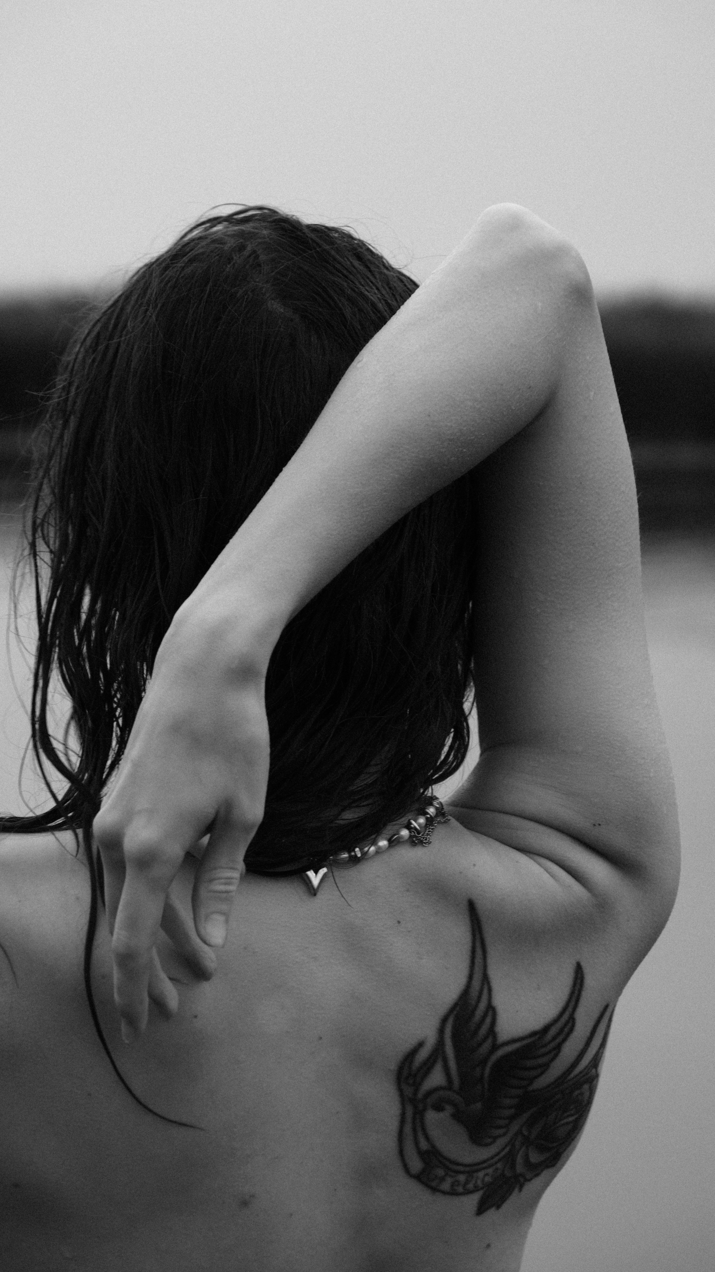 Liquid body // Kate. Bleeding Fin photostock