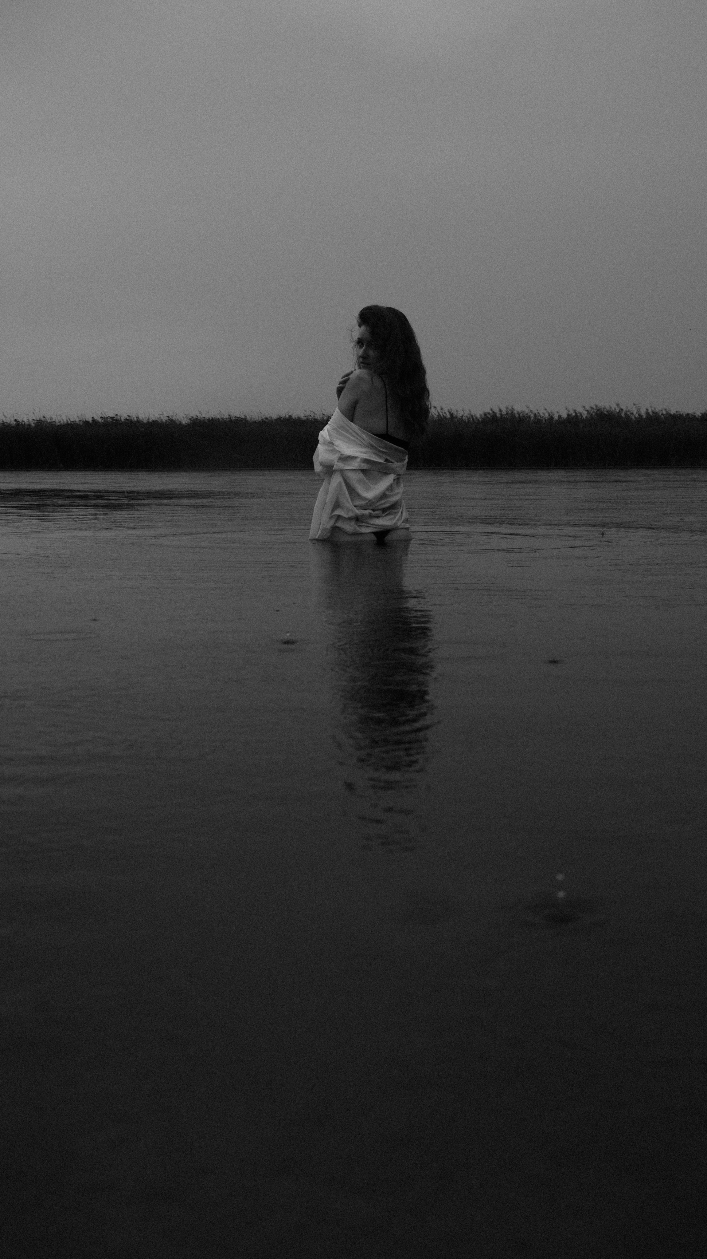 Liquid body // Kate. Bleeding Fin photostock