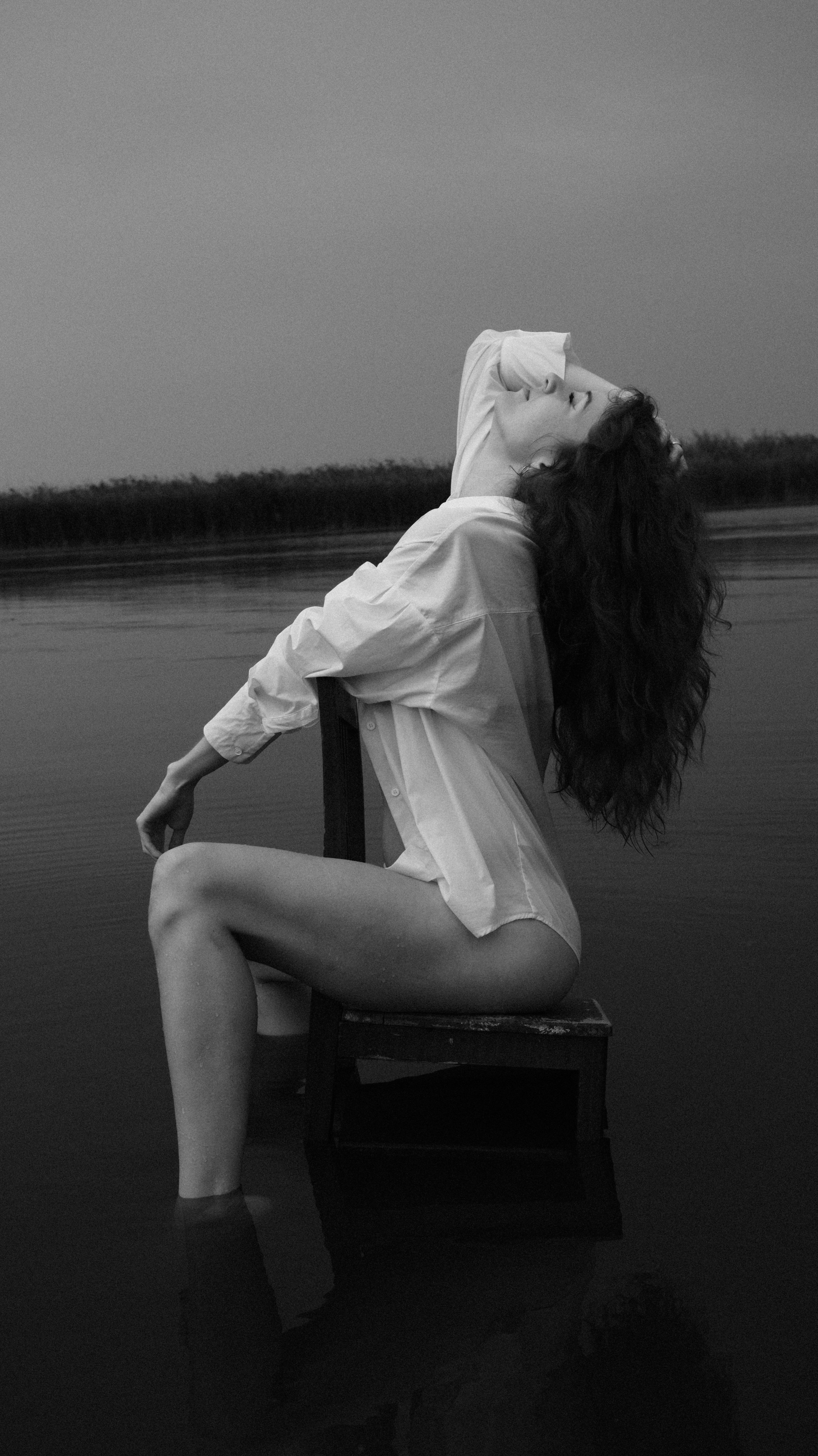Liquid body // Kate. Bleeding Fin photostock