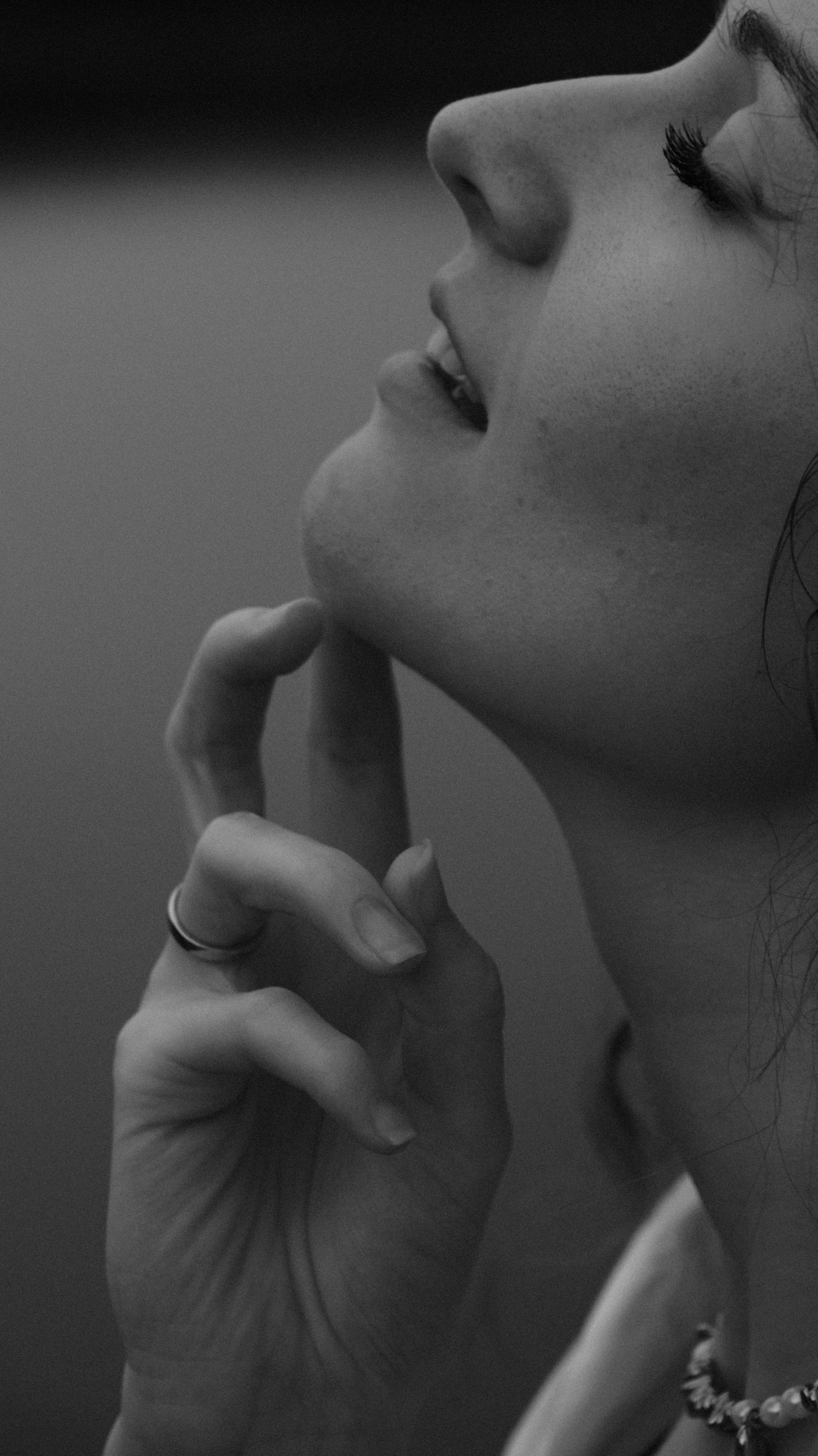 Liquid body // Kate. Bleeding Fin photostock