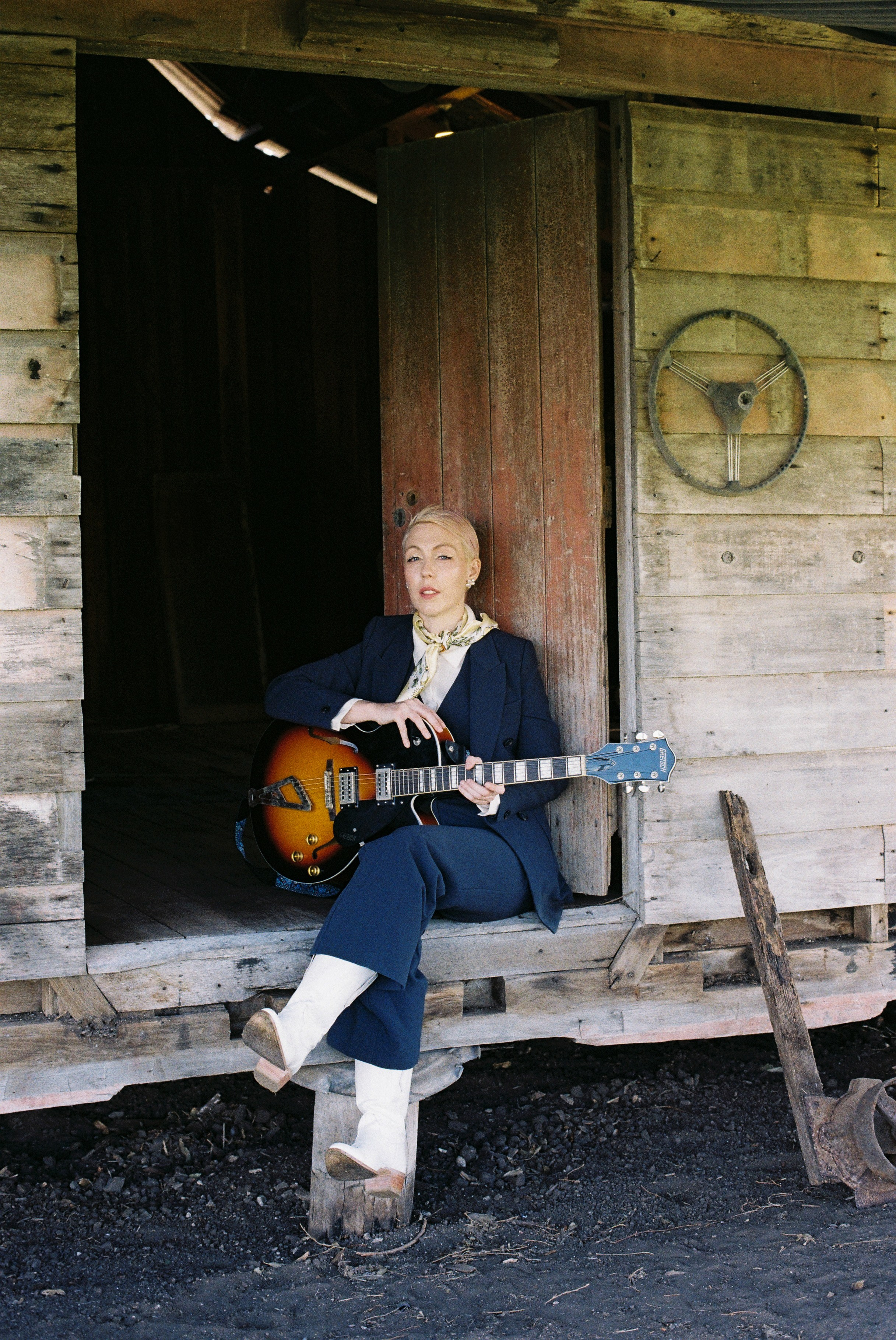 Milly&band. Film photographer