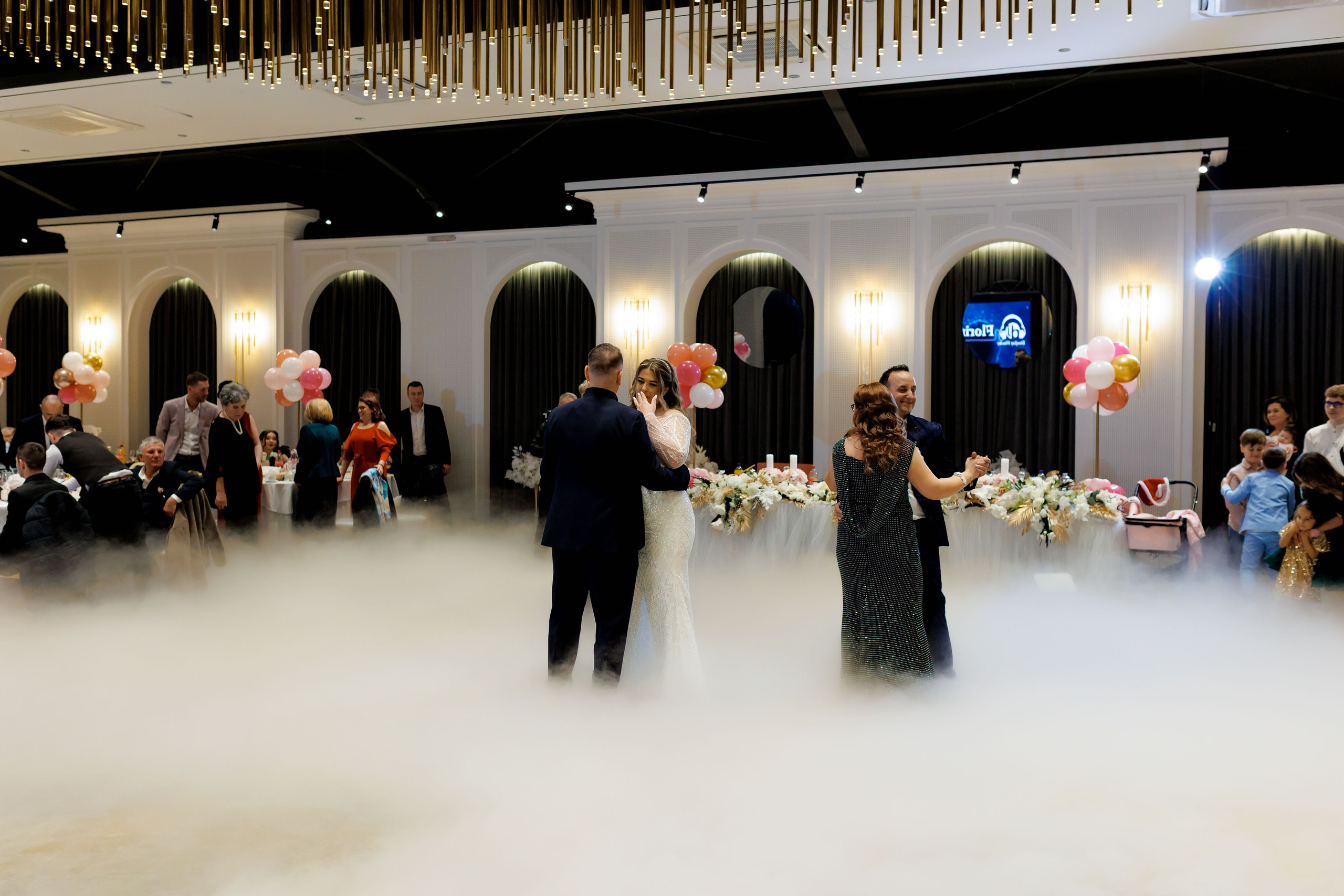 Povestea voastră, regizată de noi |Cristi Turculet Videograf Nuntă Suceava | wedding highlight. Servicii foto-video profesionale, pentru momente de neuitat