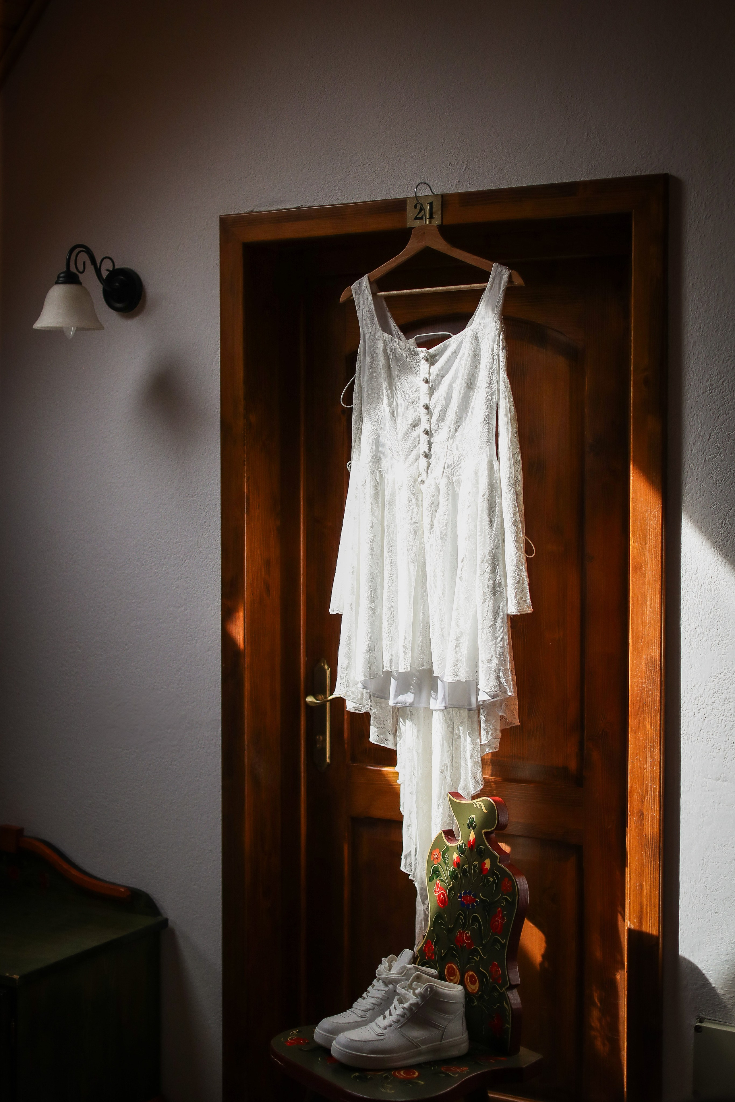 Orsi & Remus, eleganță în inima Transilvaniei. Rares Bucur is a professional wedding photographer based in Cluj-Napoca, Romania, specializing in wedding photography