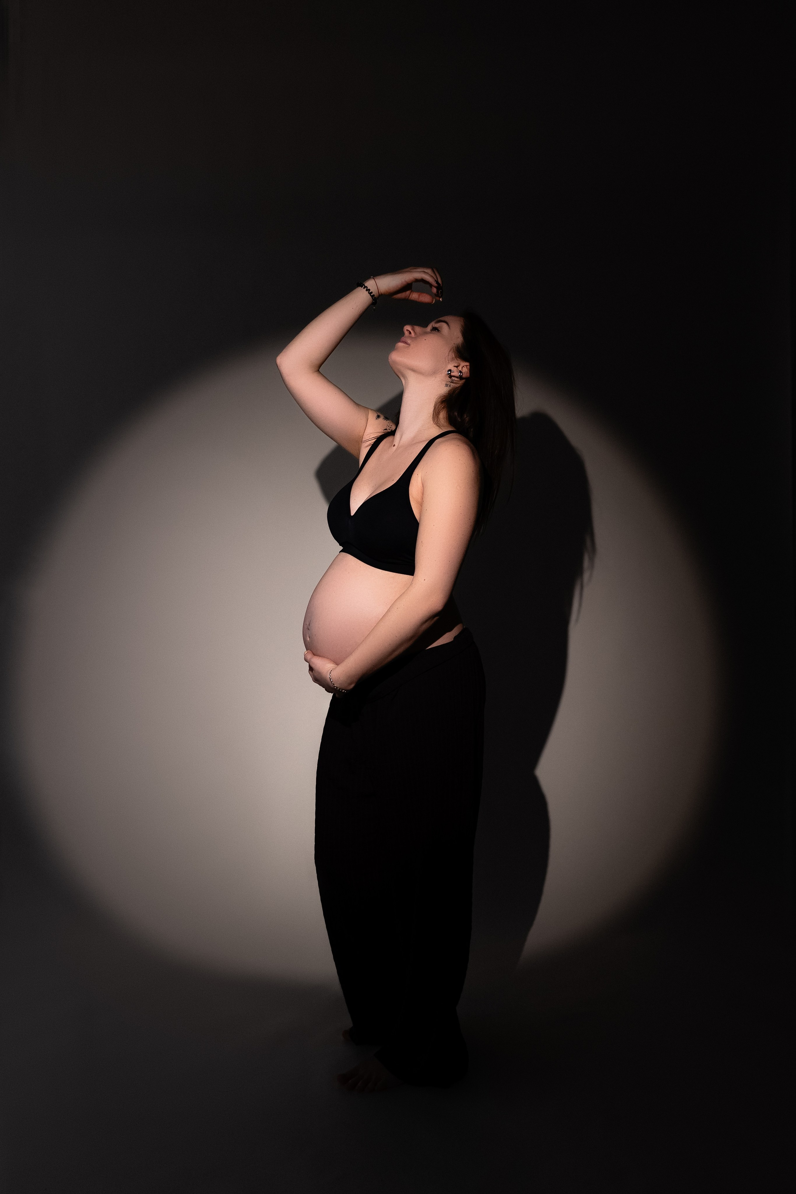 Laukimo (nėščiosios) fotosesija Marijampolėje, fotostudijoje