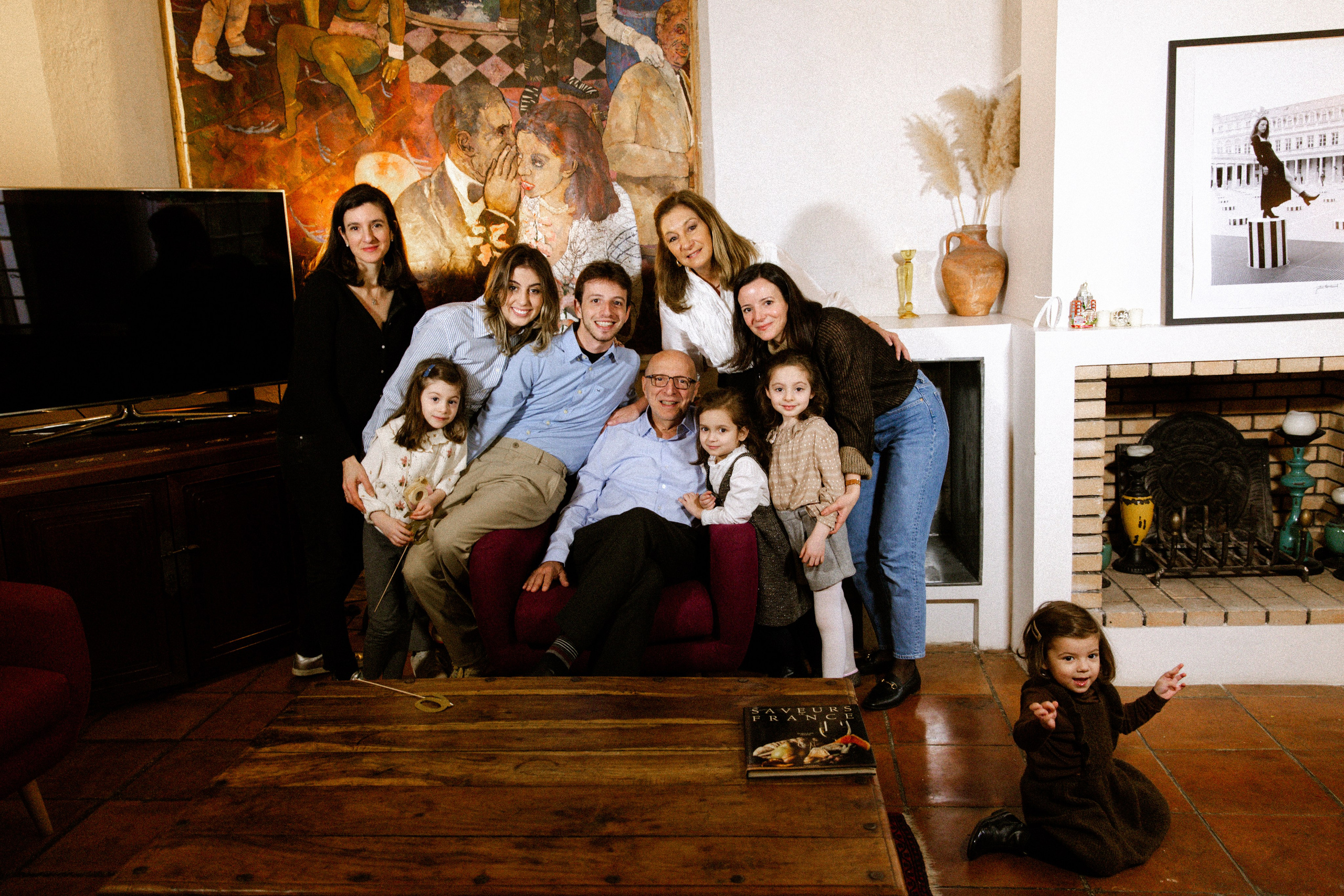 Family At Home Photoshoot in Paris | Natural Lifestyle Photography. Paris Wedding Photographer