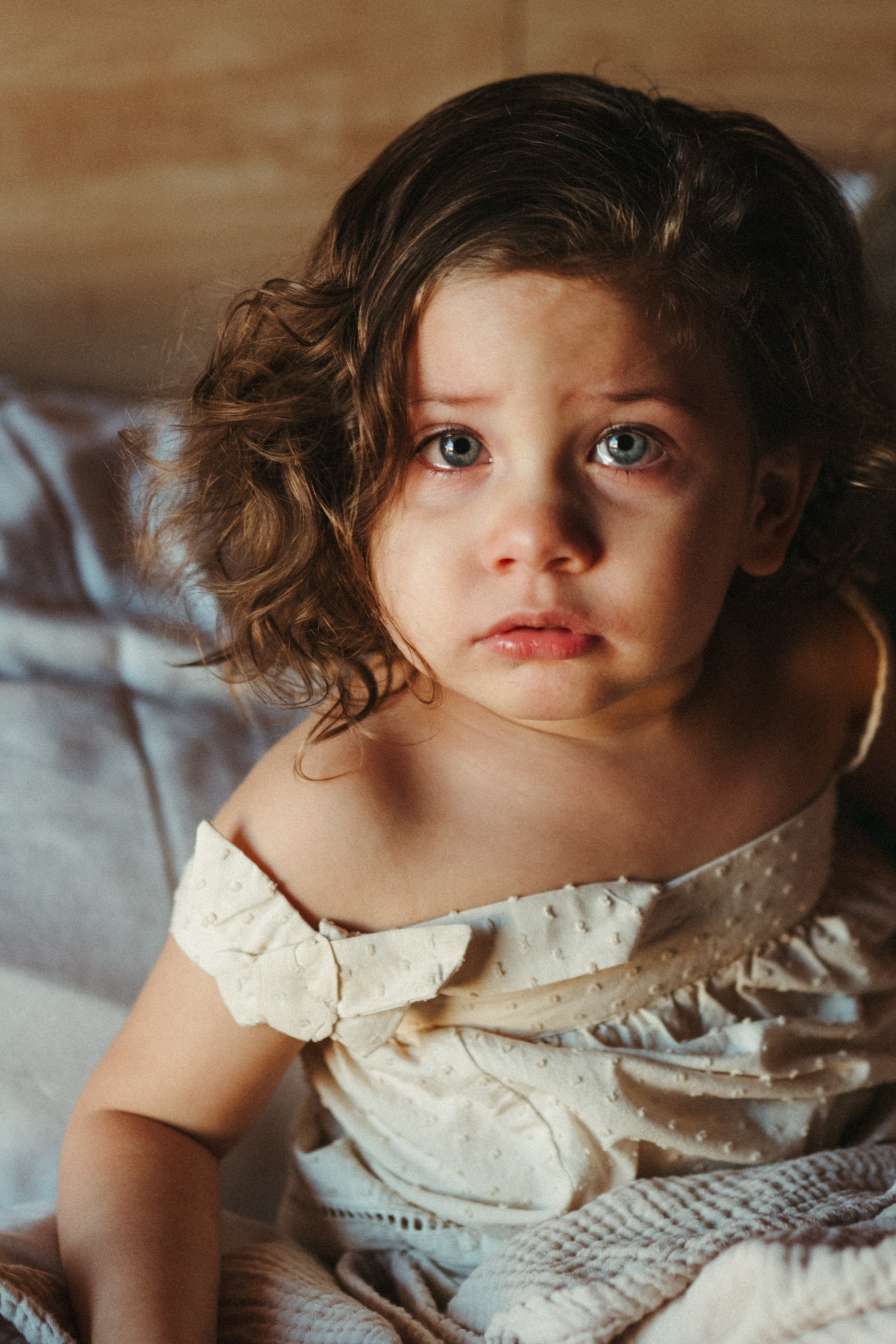 Amnah with daughters. Family photographer in Saudi Arabia