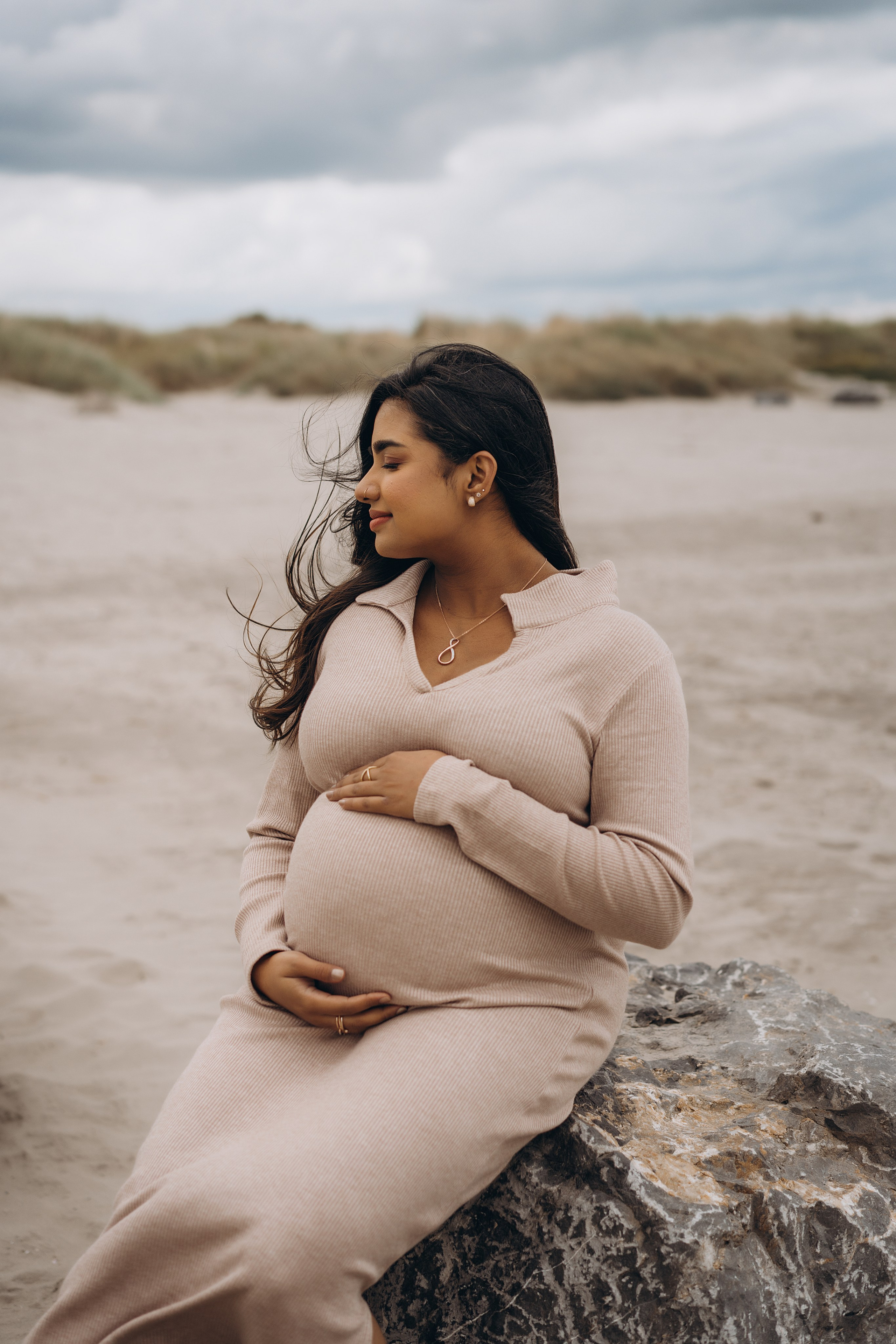 Meera: Bull island. Maternity/Love story/Wedding photographer