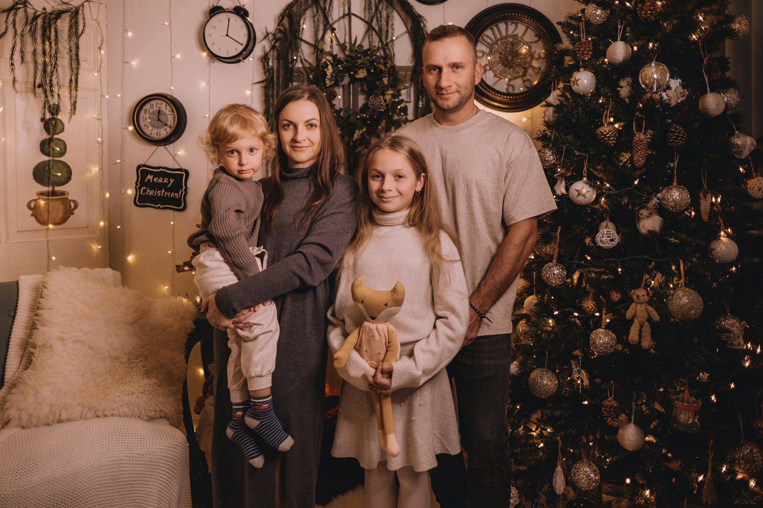 11.15.2025 Christmas Photoshoot. Wedding family event photographer in Chicago Nick Yushevich