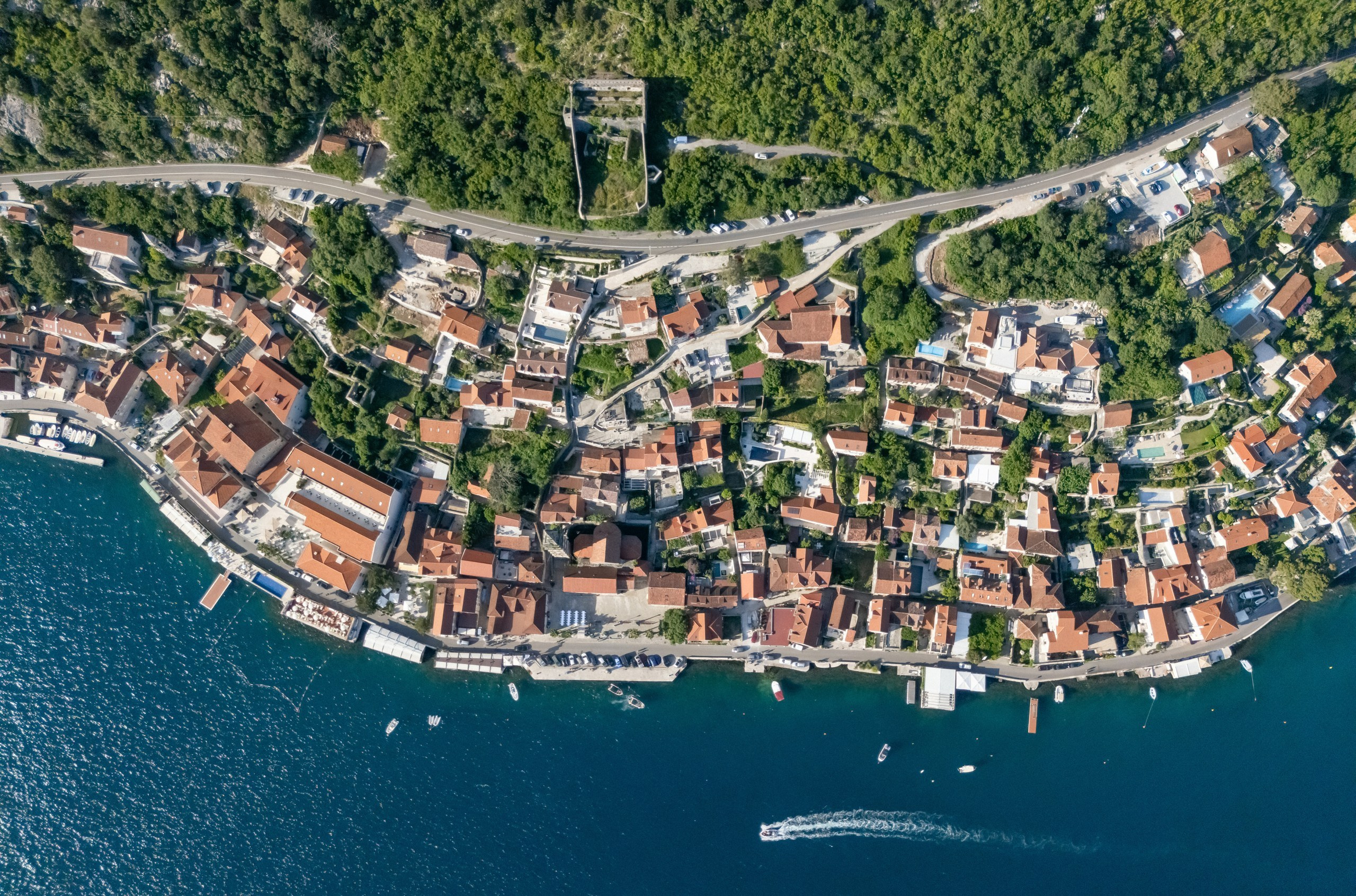 Perast Engagement Photoshoot. Bryllupsfotograf og videograf i Montenegro | Maria & Vasilii