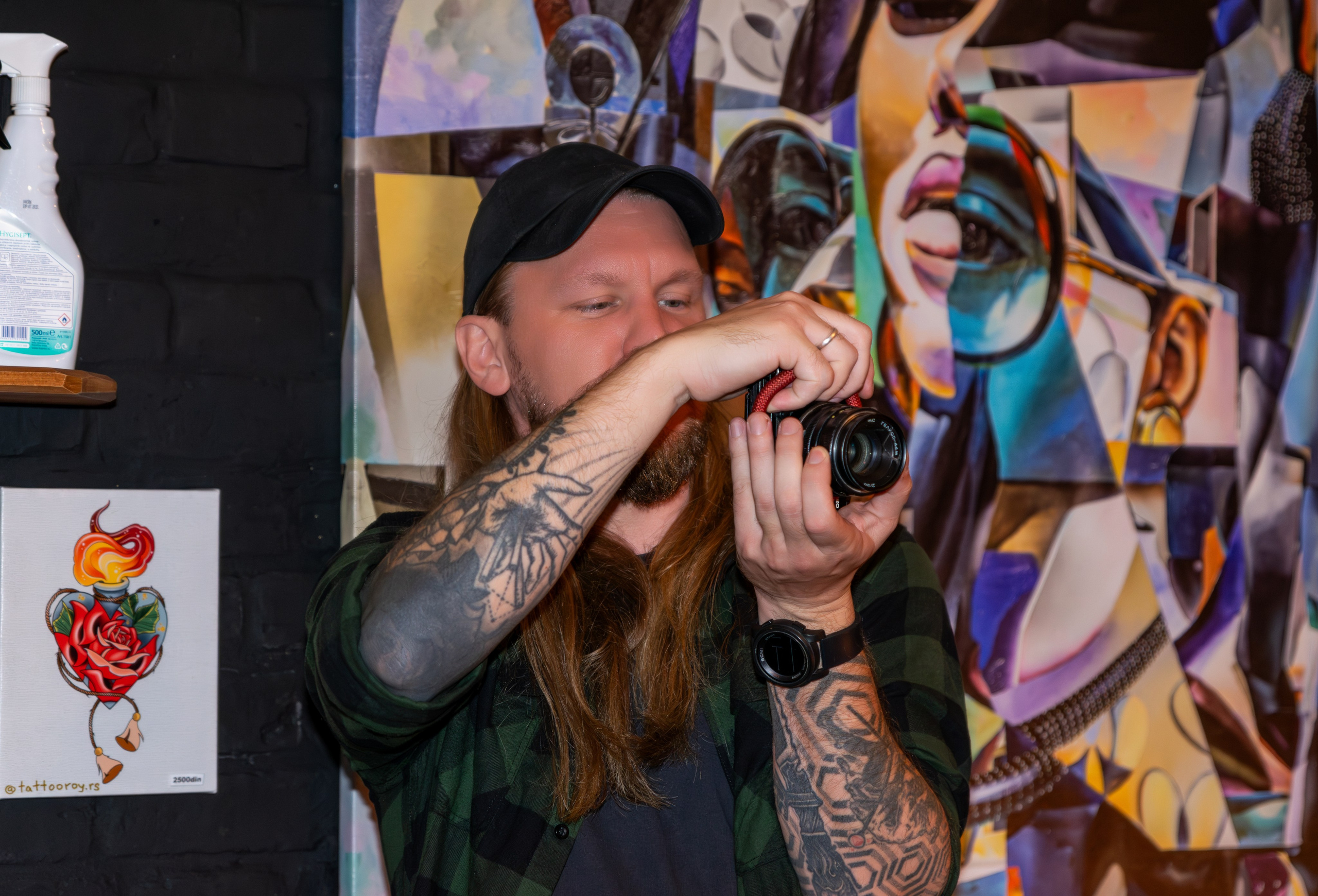 Репортажно фотографисање са отварања ТАТТО РОИ-а у Новом Саду, Србија. Викторија Федосеенко, фотограф у Србији