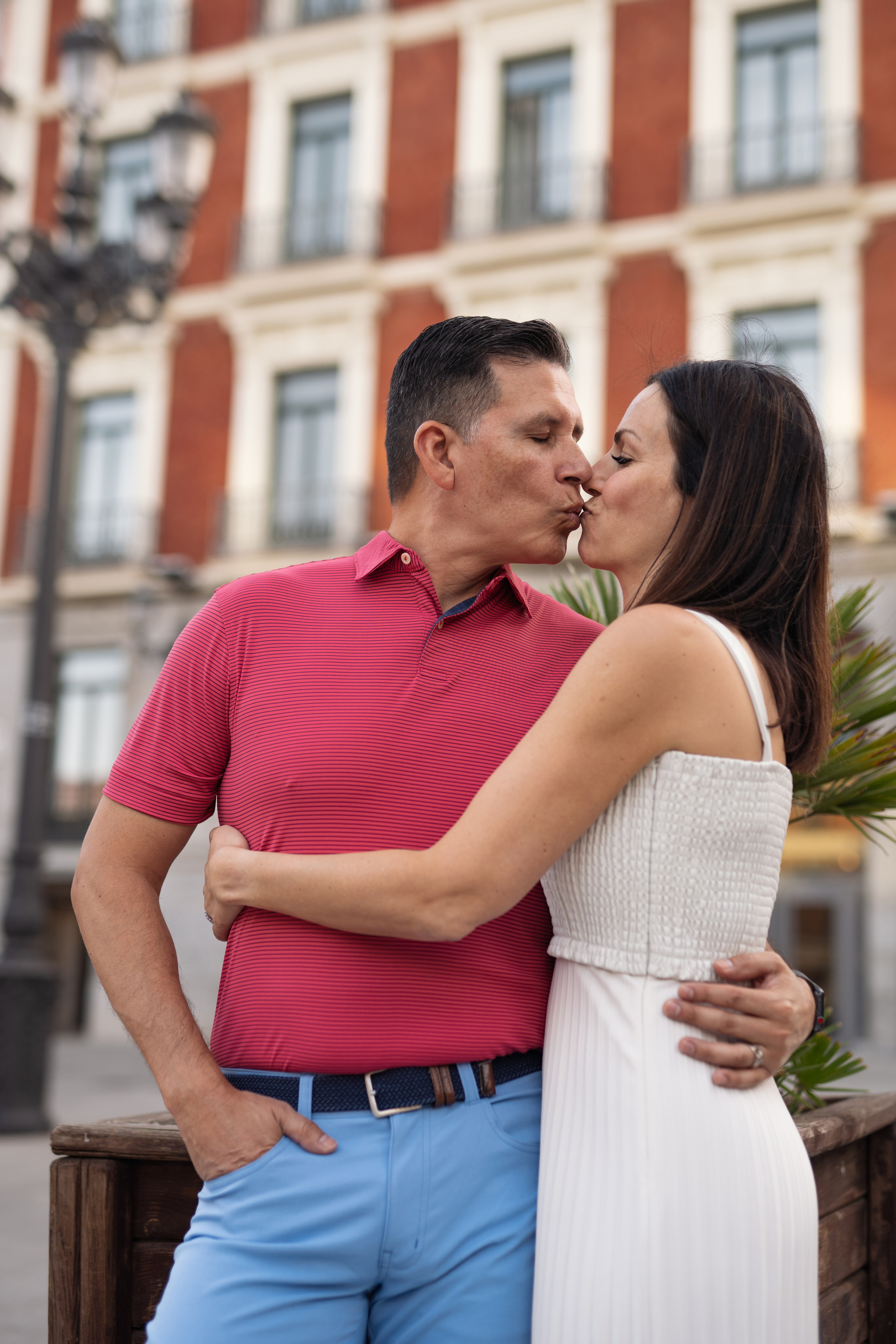 Tourist family photo shooting in Madrid. Photographer in Madrid, Spain. Alyona Belyaninova