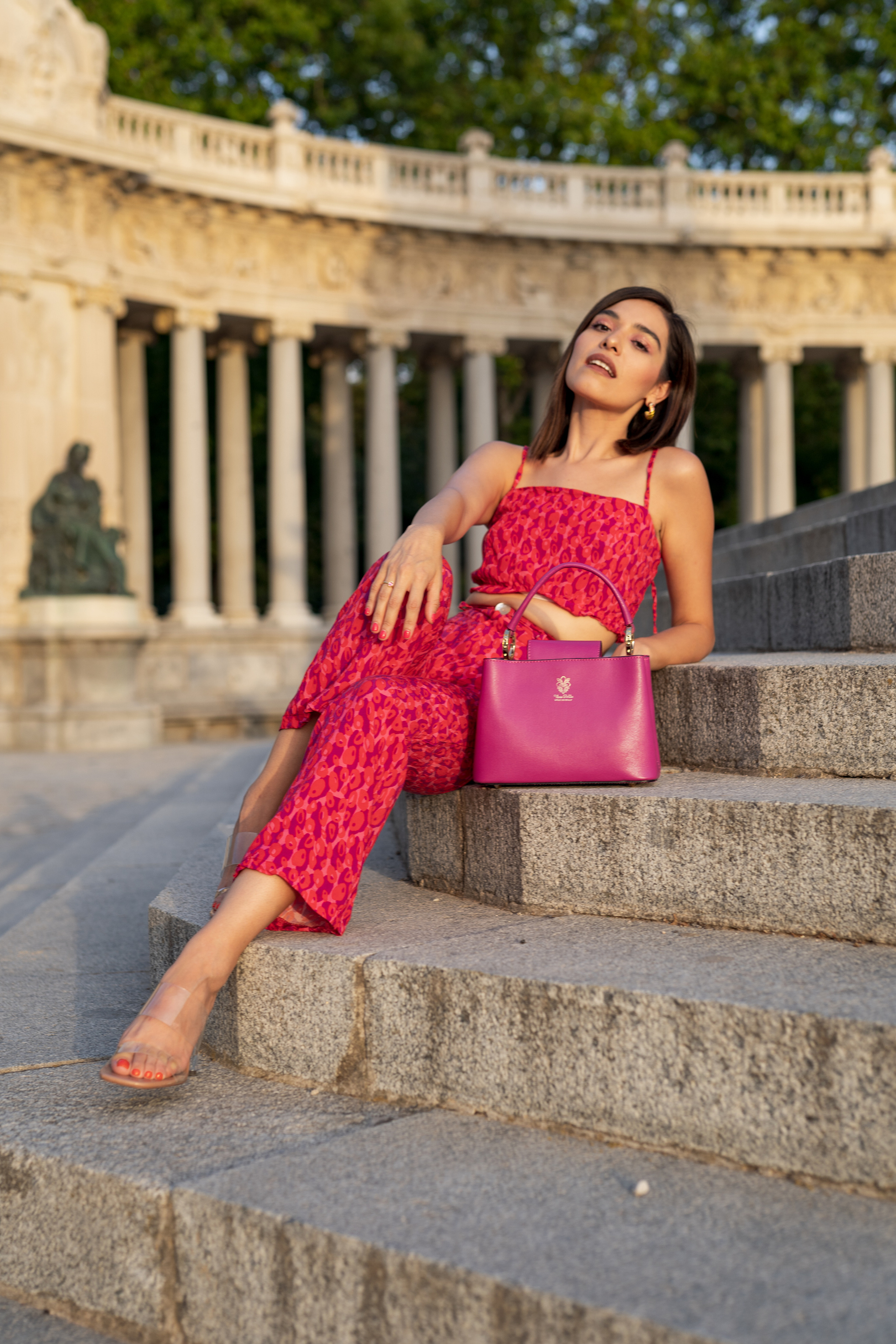 Content photography for influencers. Content development for stylist.  LinkedIn headshot Madrid. Photographer in Madrid, Spain. Alyona Belyaninova