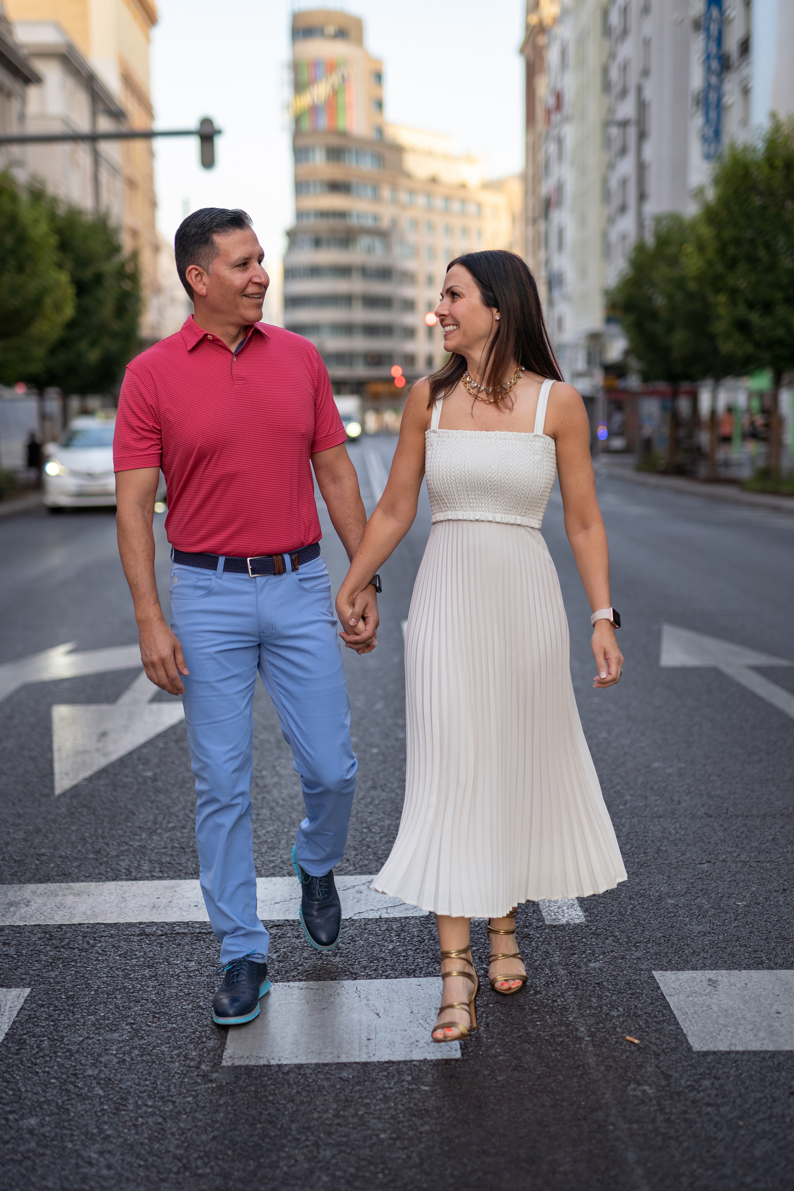 Tourist family photo shooting in Madrid. Photographer in Madrid, Spain. Alyona Belyaninova