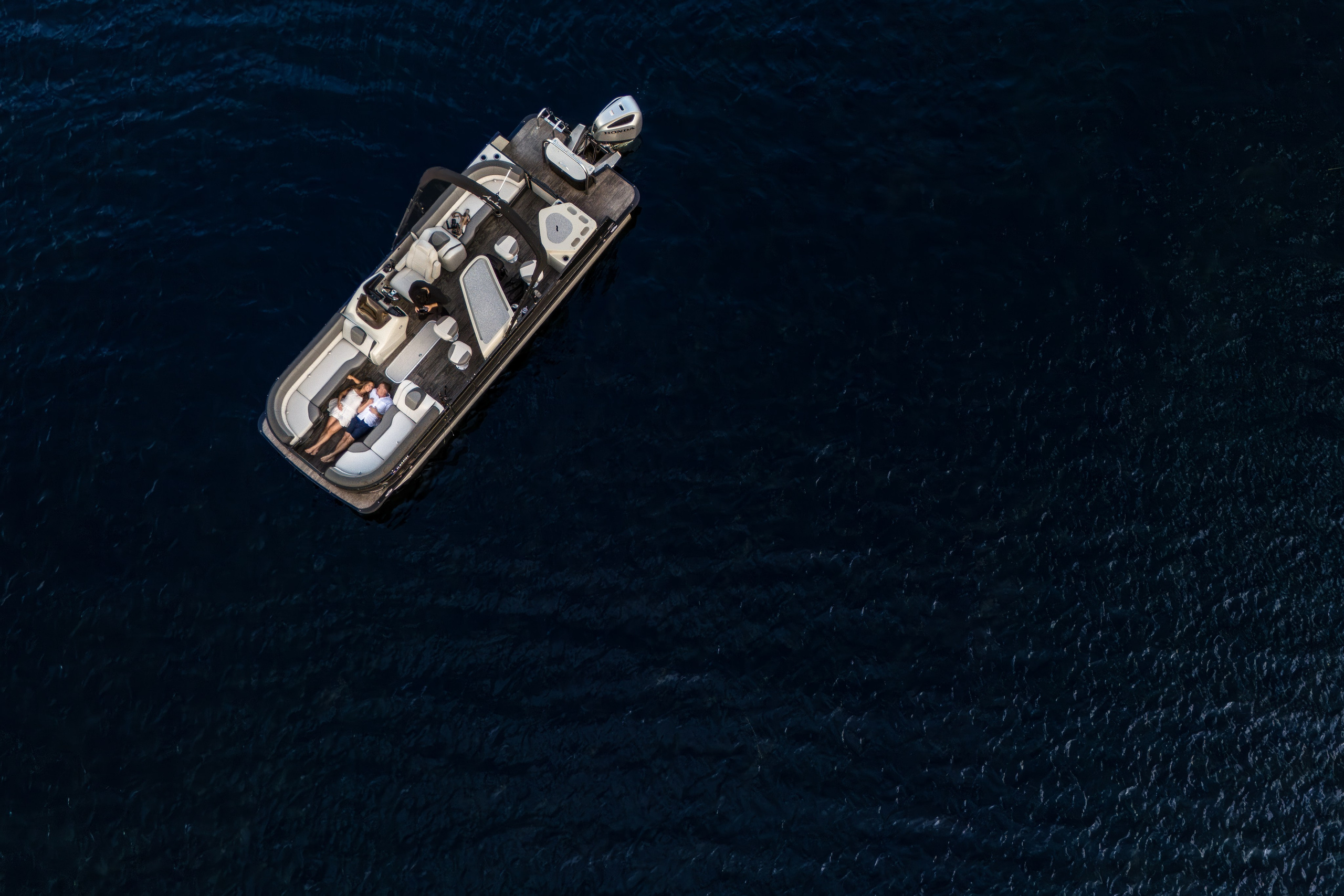 Where Love Meets Golden Light — A Romantic Boat Photoshoot in Florida
