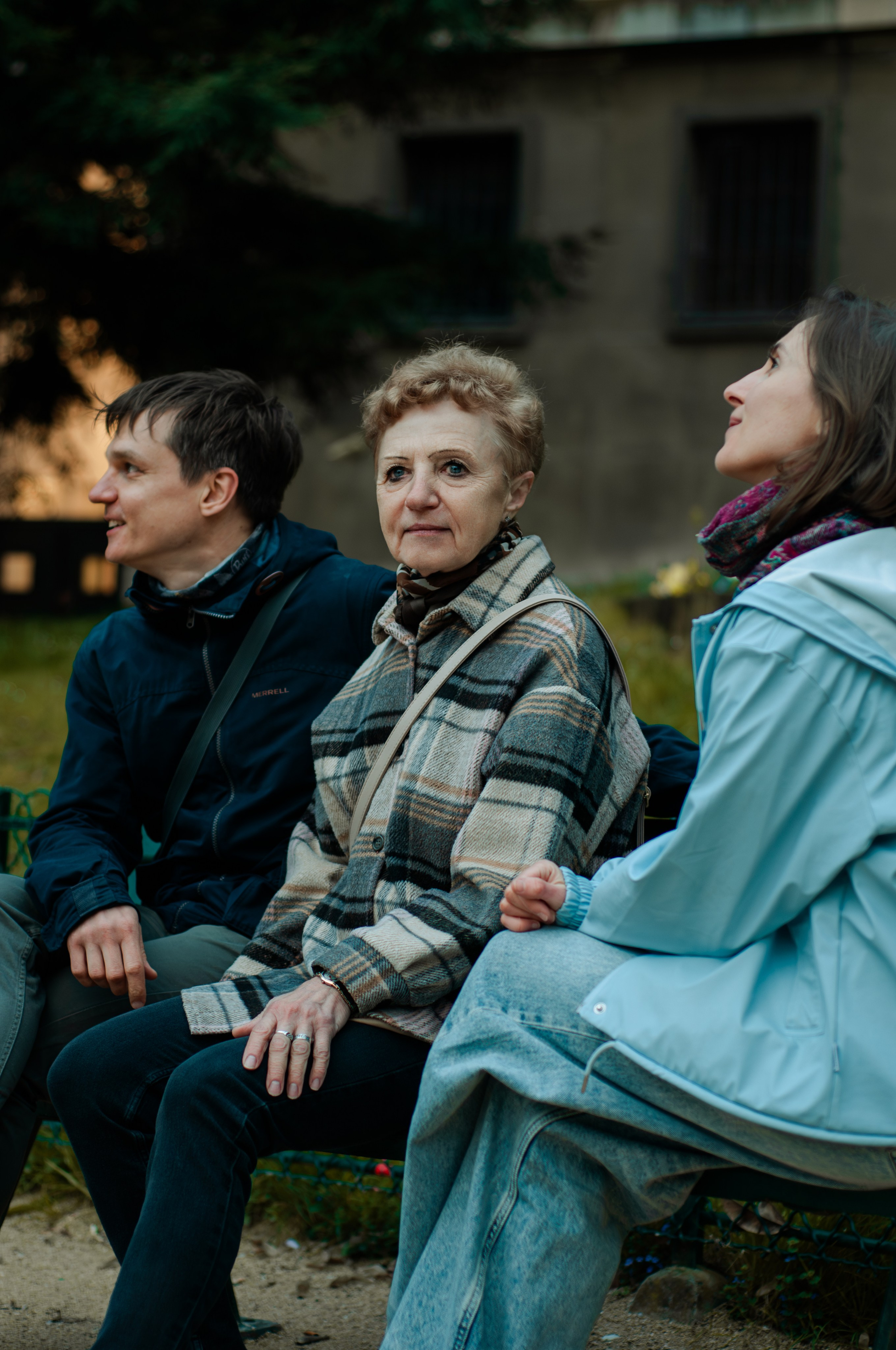 Family photoshoot at the Trocadero. Paris photographer — Polina Osipova