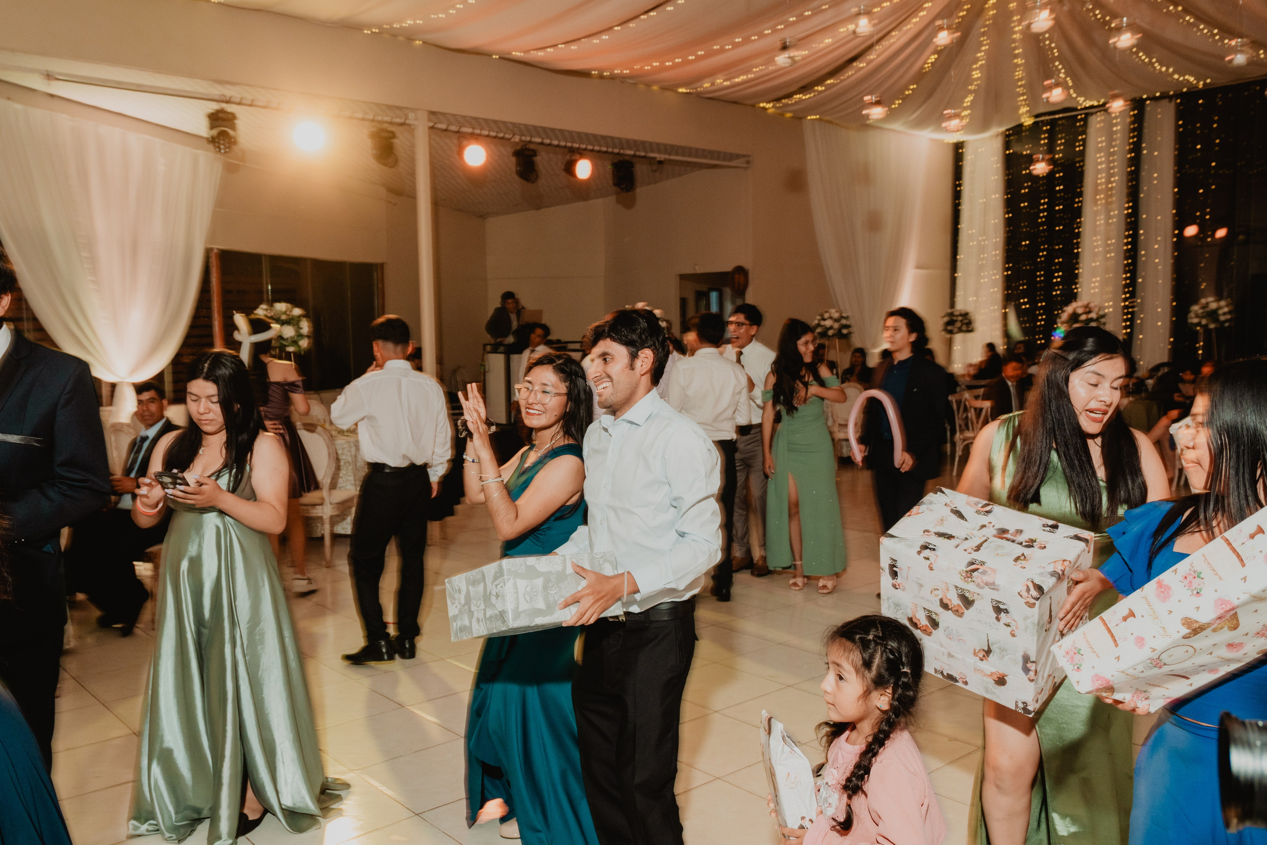 FERNANDO + MARIBEL | BODA RELIGIOSA. Studio KVTA | Fotografía y Video de Bodas en Arequipa