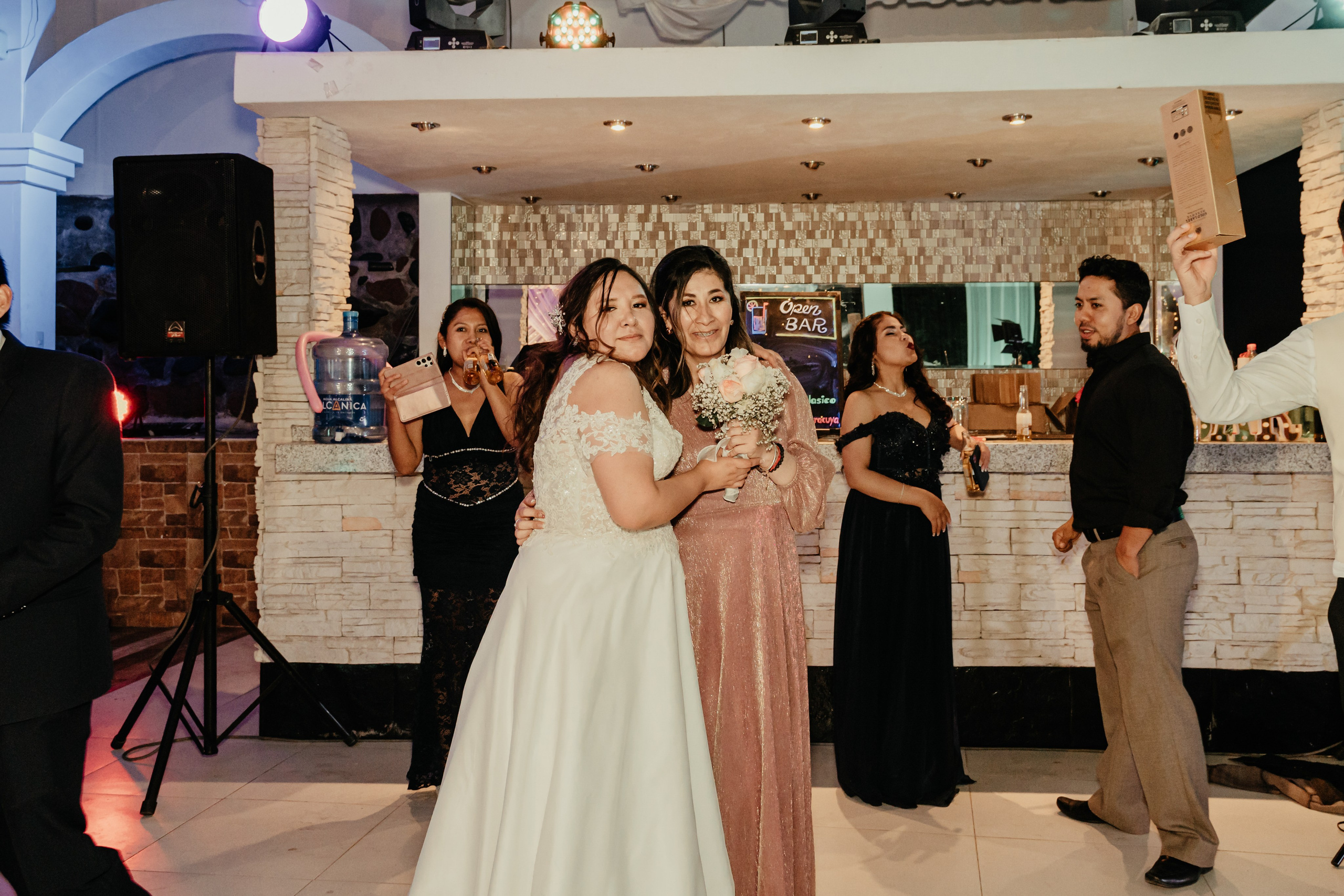 VANIA + LUIS BODA CIVIL. Studio KVTA | Fotografía y Video de Bodas en Arequipa