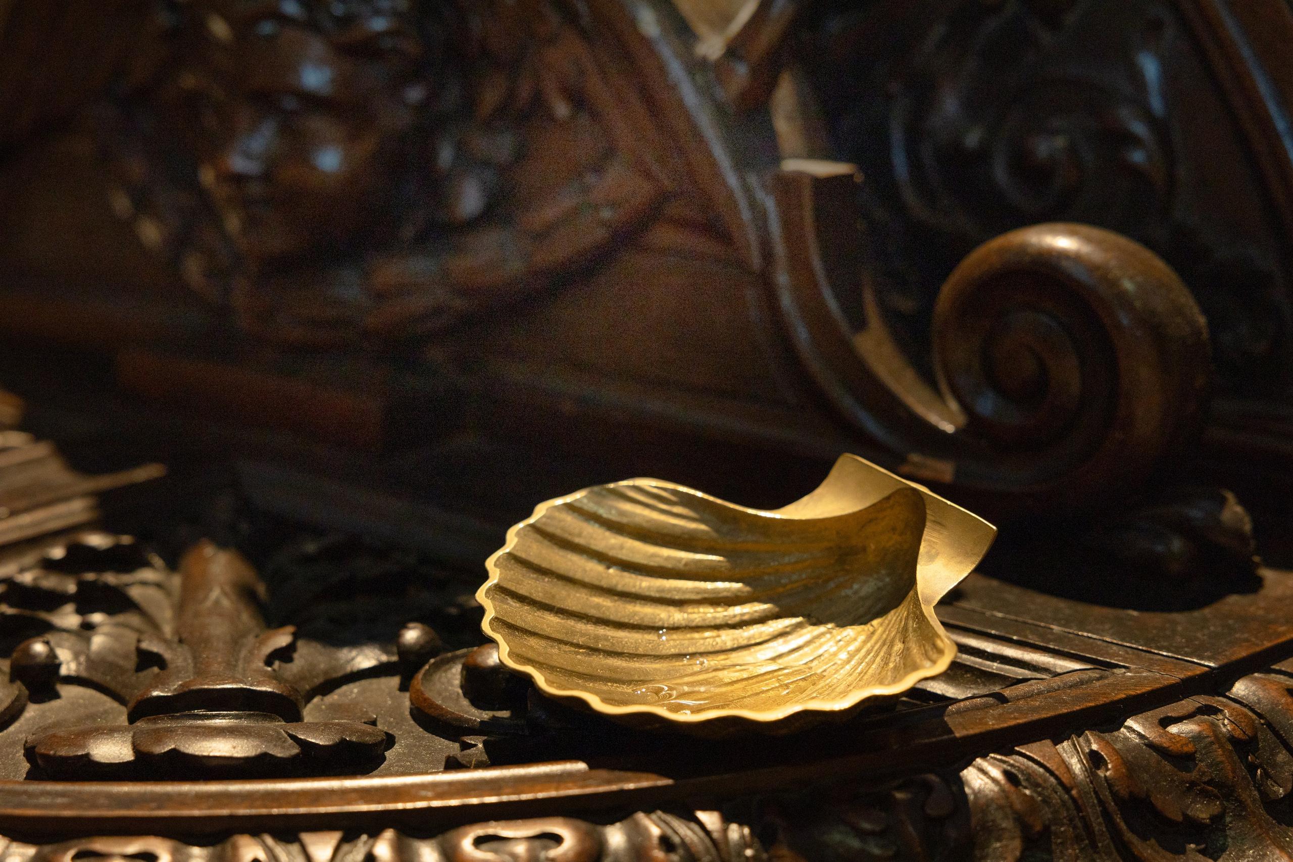 The Baptism of Diana in the Church of Saint-Sernin in Toulouse. Eugénie Smirnova — Photographe à Toulouse et dans le Sud-Ouest