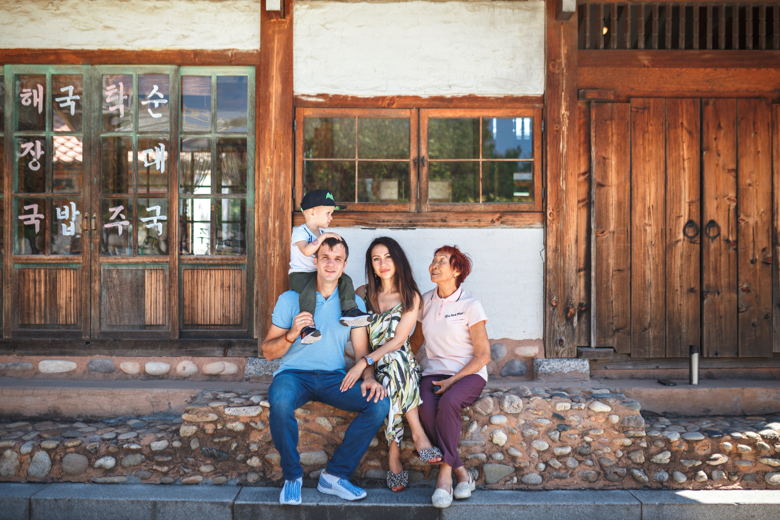 Sunshine Family. Portrait photographer in South Korea Olga Lian