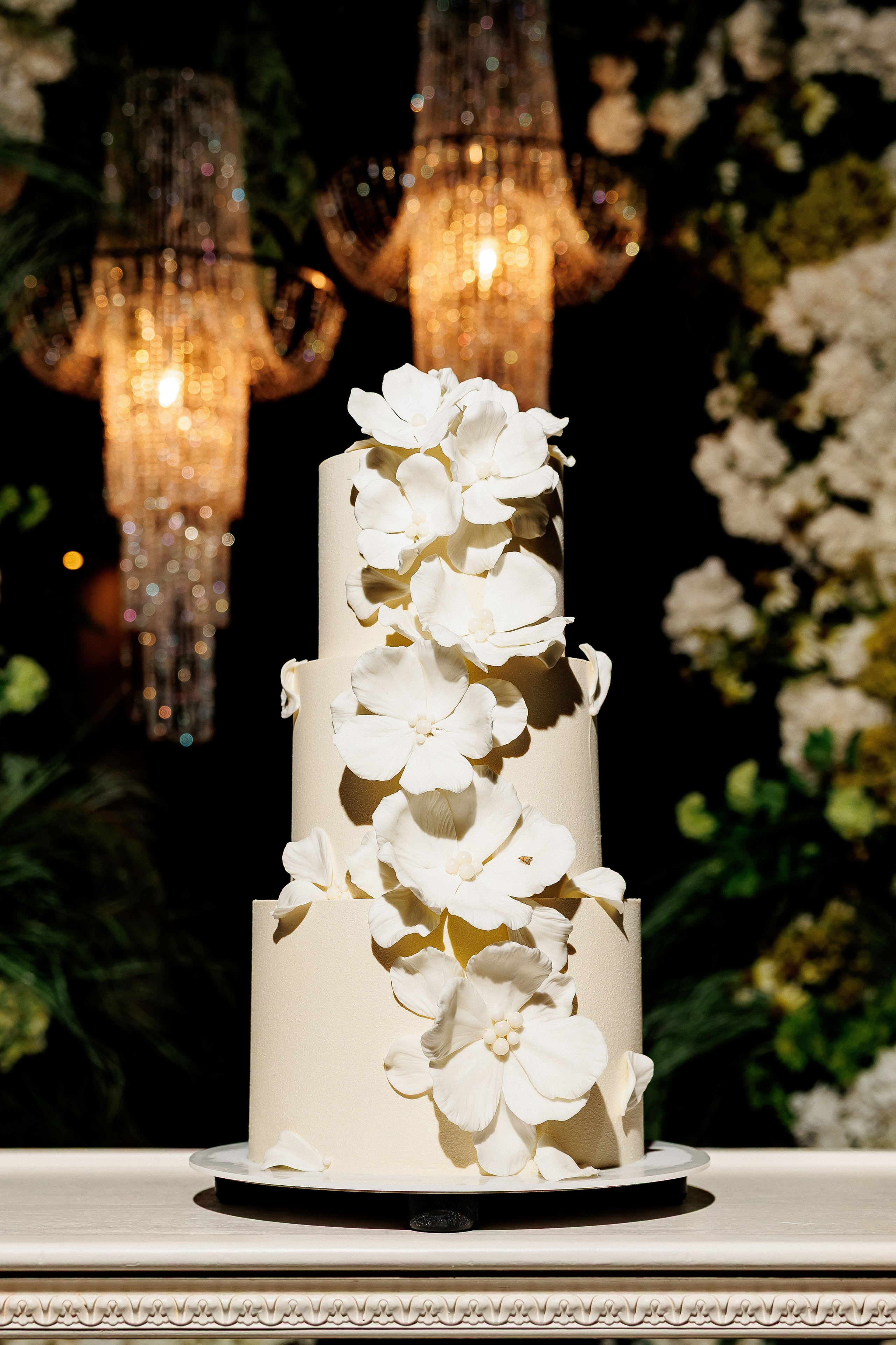 Eugen & Livia — Grand Elysee — Wedding Day. Servicii Foto și Video 067188353