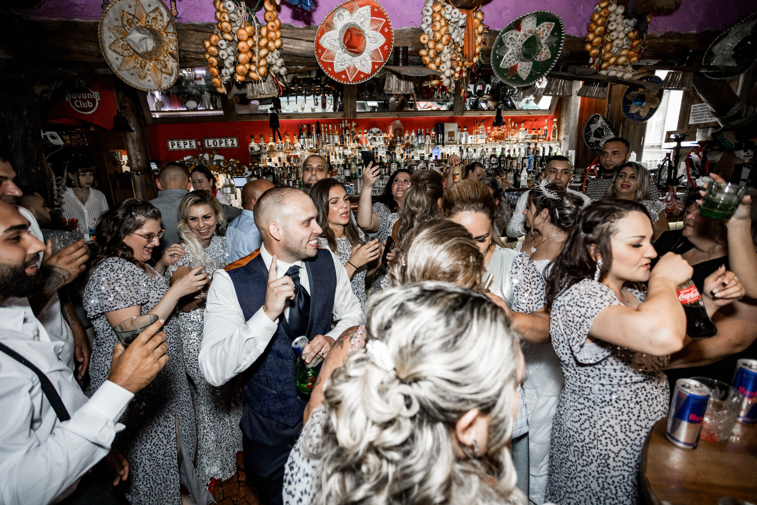 Pavel & Yveta. Svatební fotograf a kameraman v Česku a po celé Evropě — Teplice, Ústí nad Labem, Praha, Drážďany