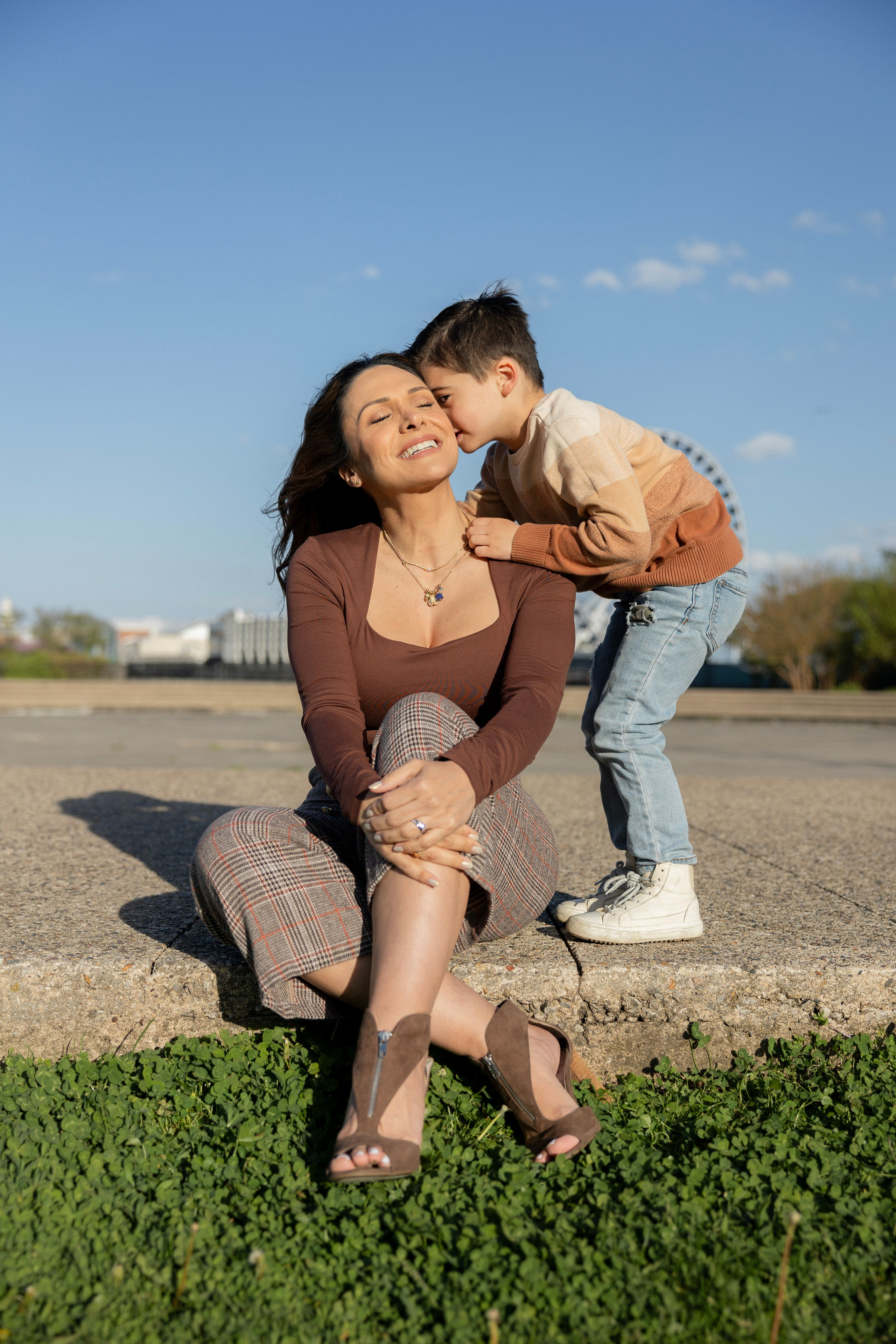 J. Family. Emotional Couples, Proposal, Motherhood & Family Photography in Chicago — Such a Photo