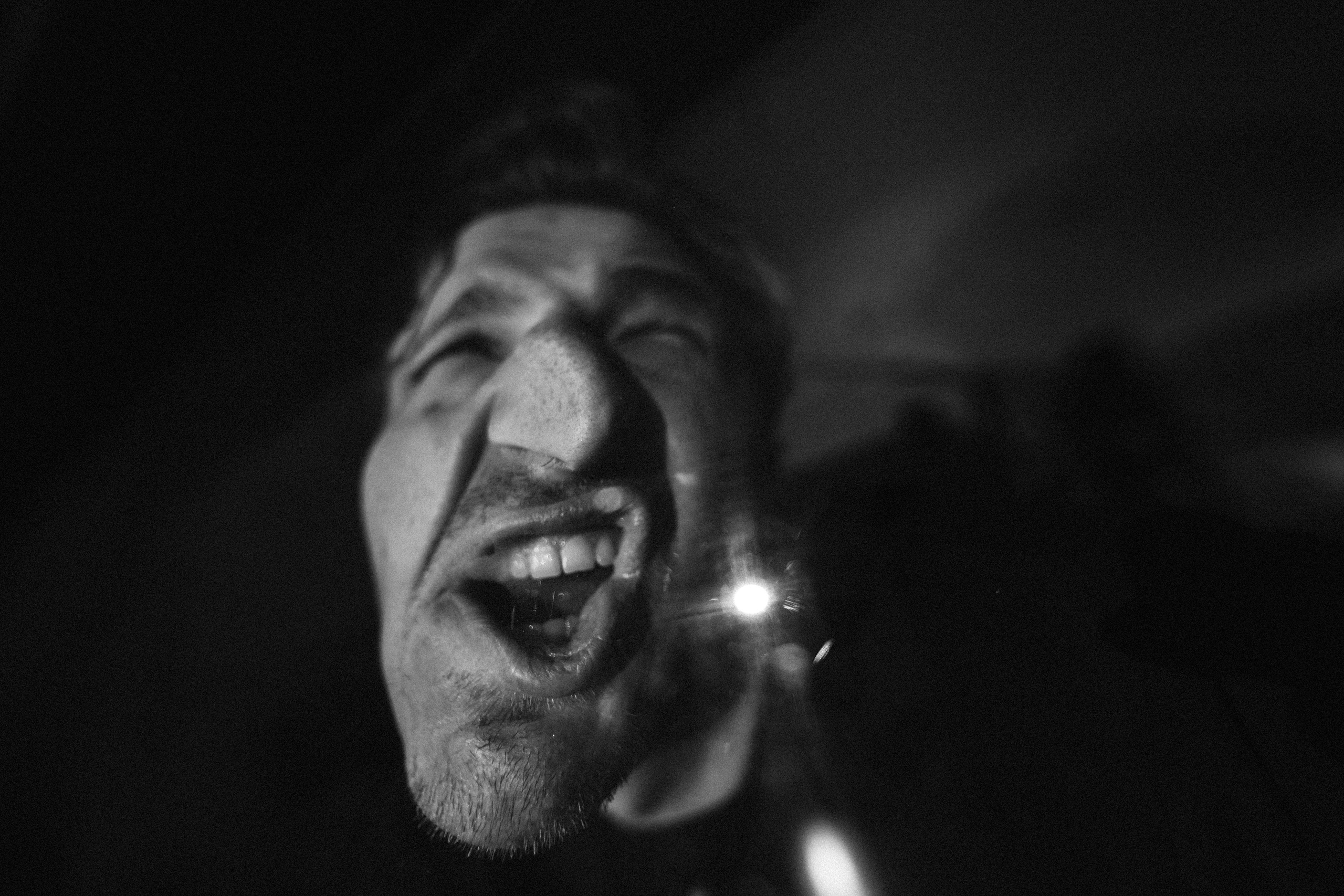 2025. Стрит-фотография, полная абсурда, идиотизма и красоты