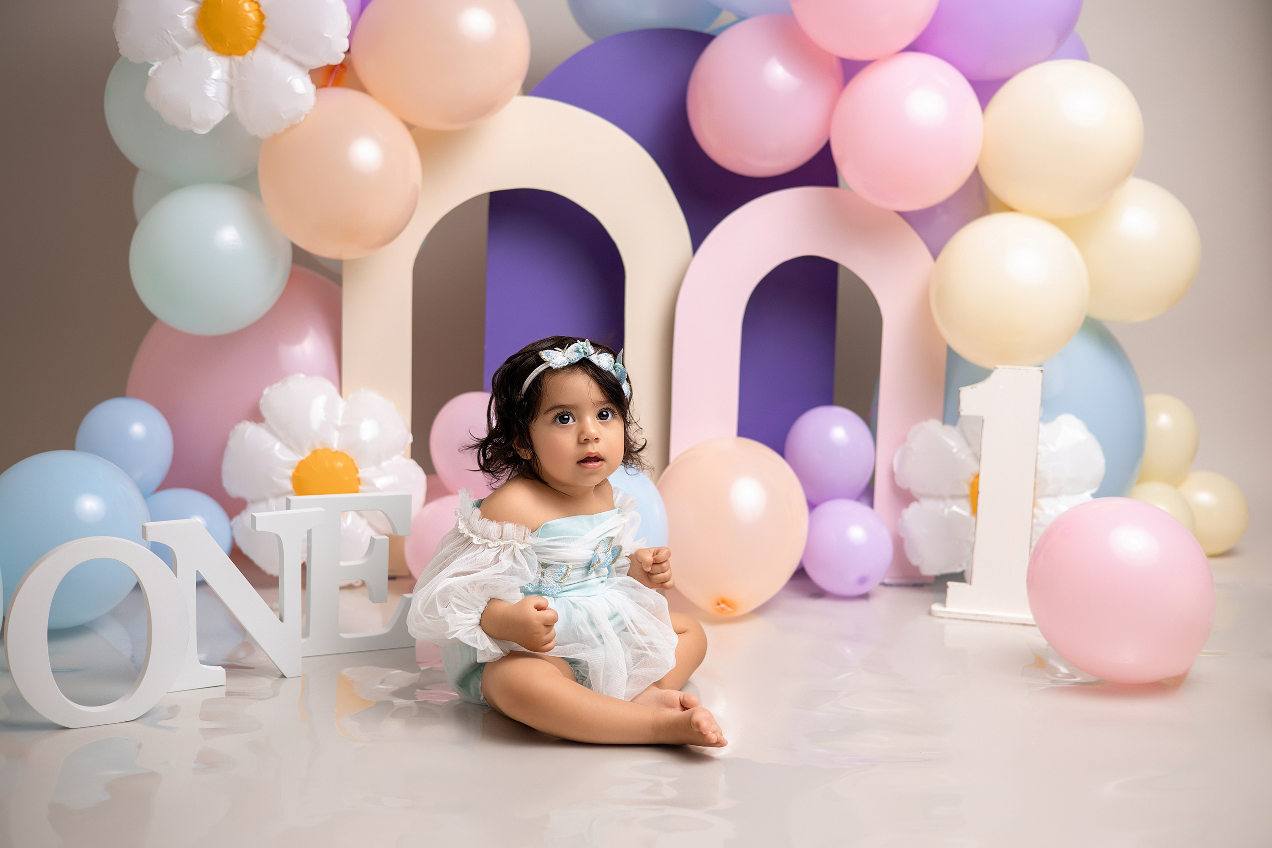 Erste Geburtstag „Cake Smash“. Neugeborene- Schwangerschaft- und Kinder Fotografin in Lehre