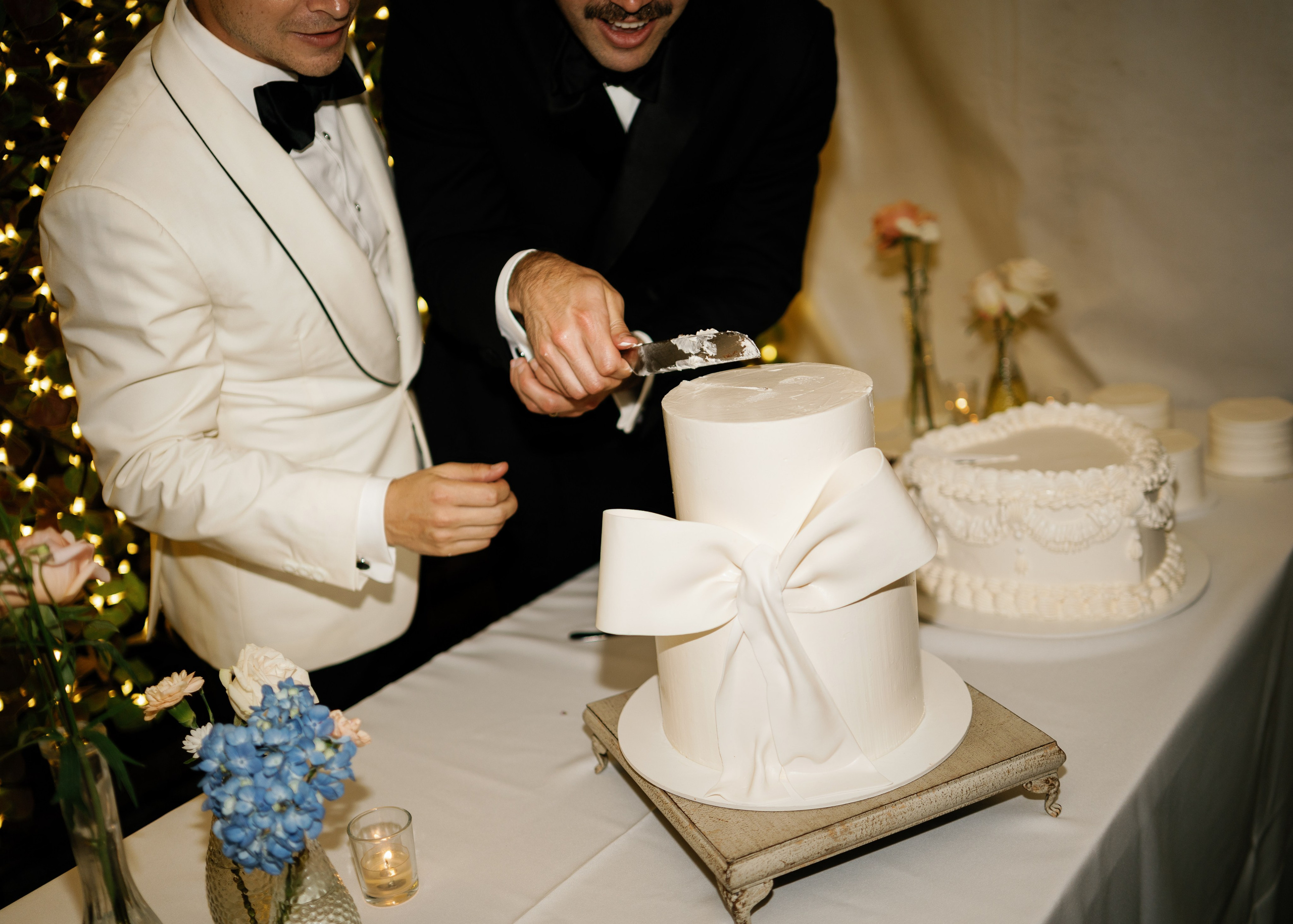 LGBT wedding photographer in California. Wedding Photography & Videography Team in California, Los Angeles, San Francisco, San Diego and Travel