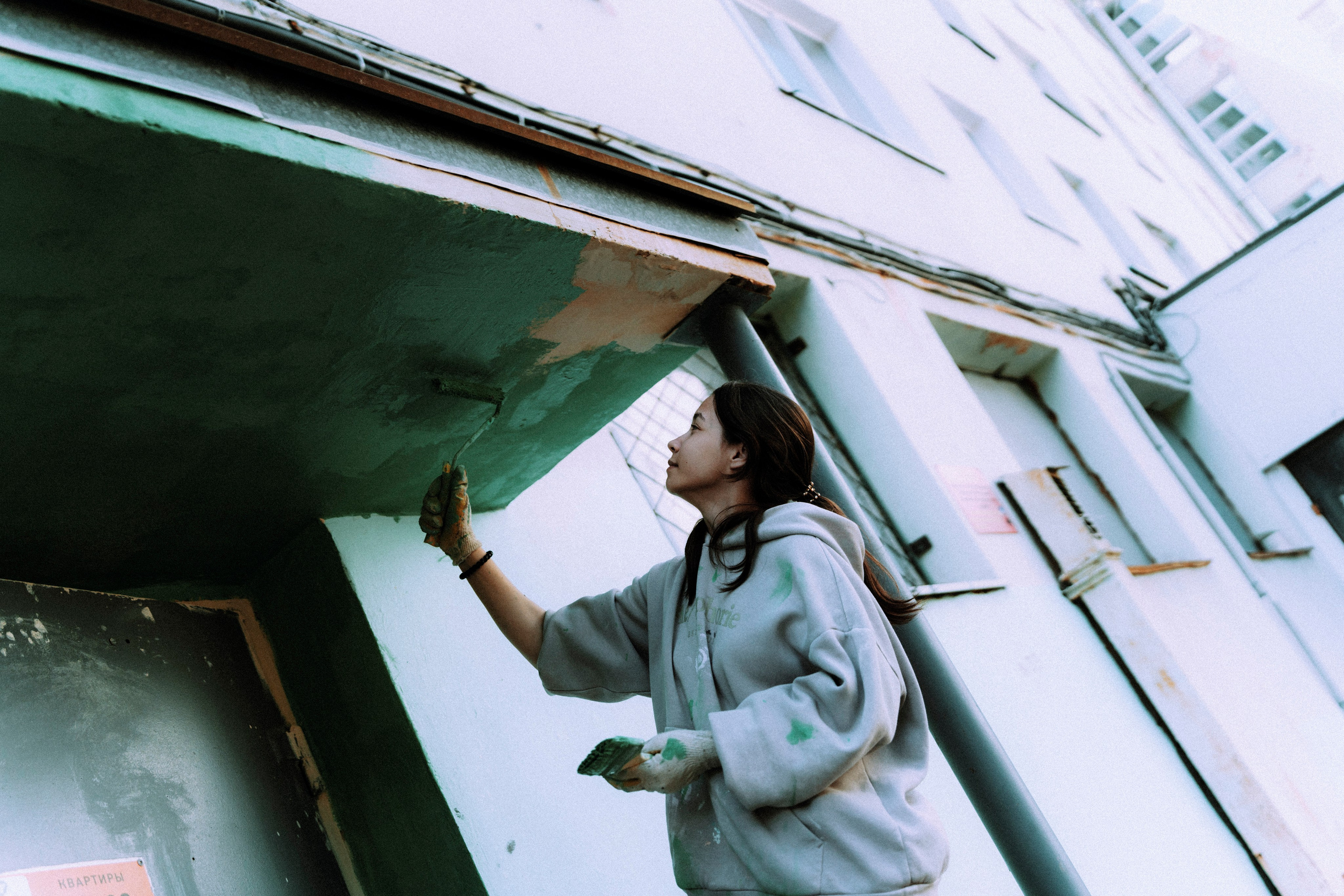 2024. Стрит-фотография, полная абсурда, идиотизма и красоты