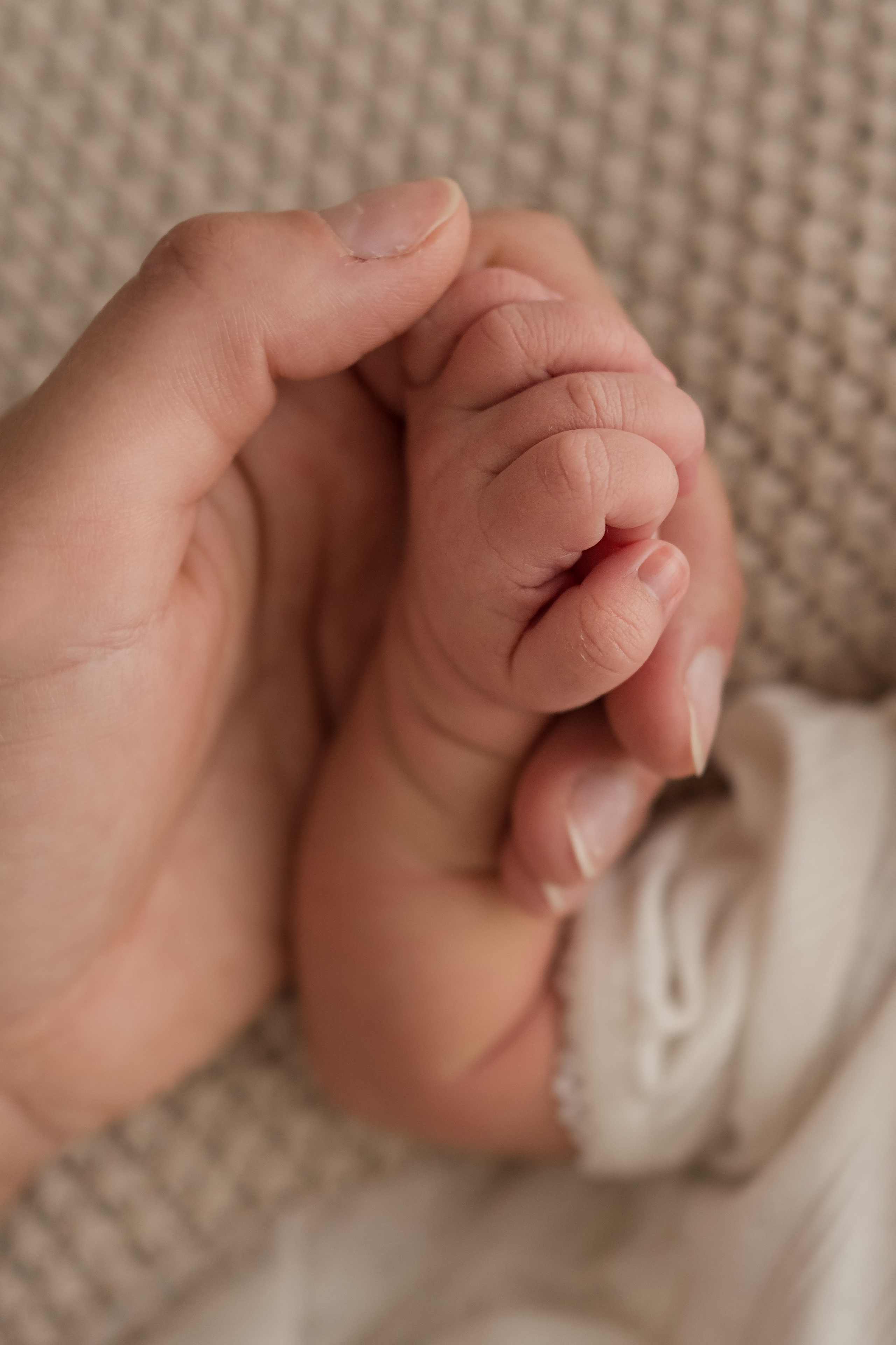 Sweet first days. Angela Iakovleva — Family Photographer in Dubai
