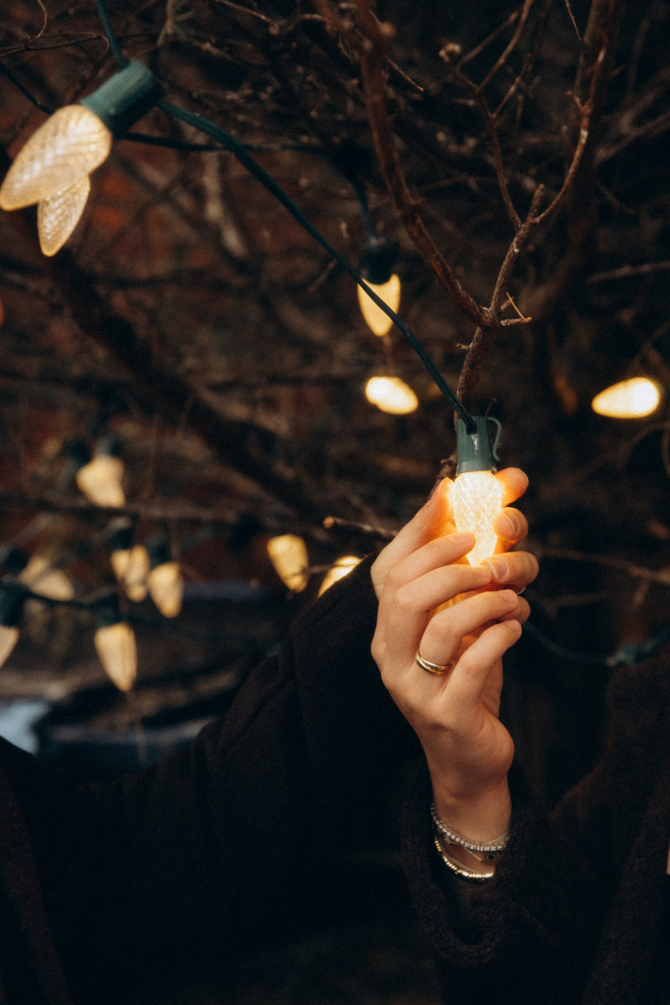 Winter Pregnancy Photoshoot | Bacon Hill, Boston