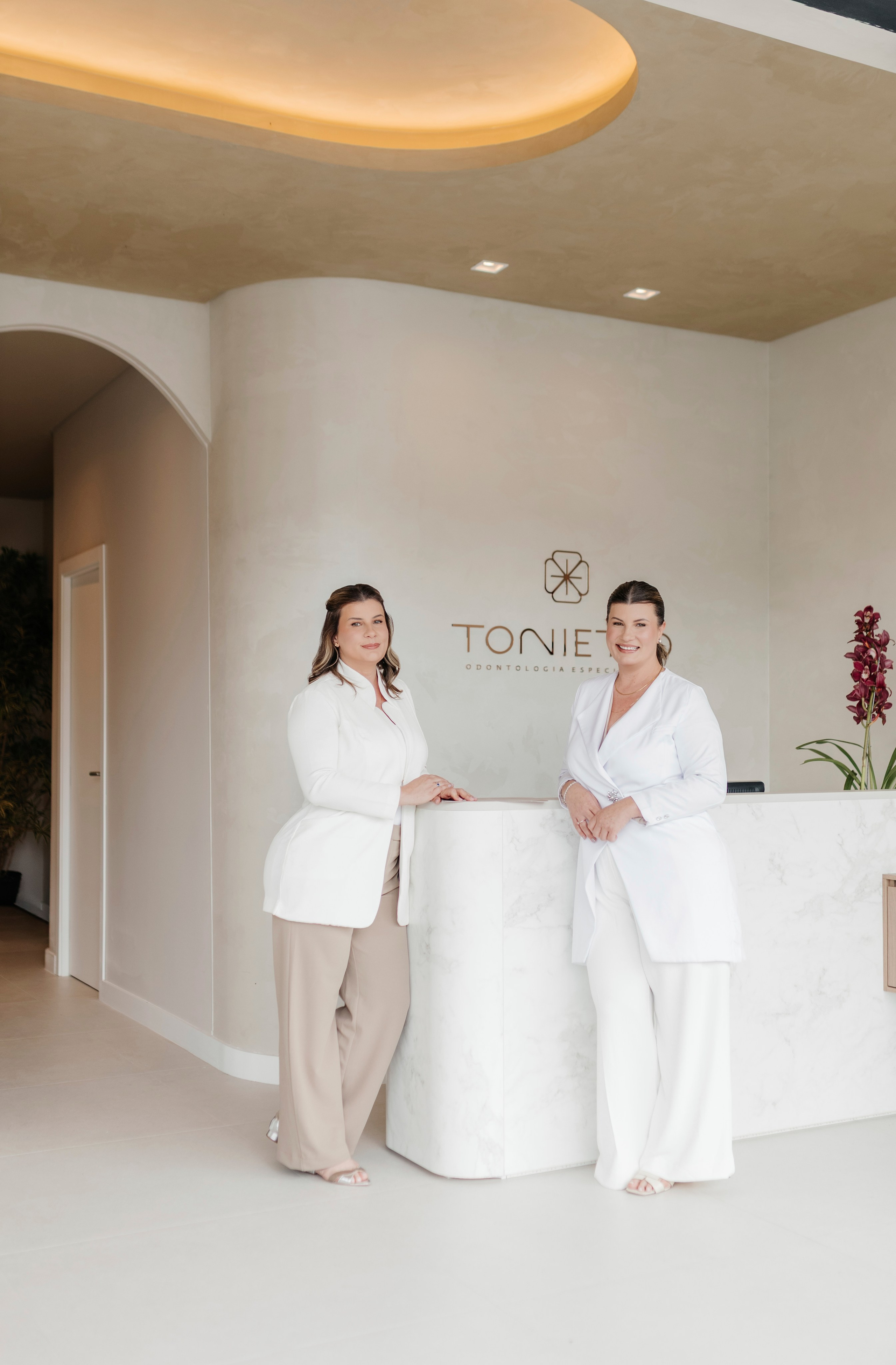 Dra. Adele & Dra. Aline | Dentistas. Coraafotografia.com