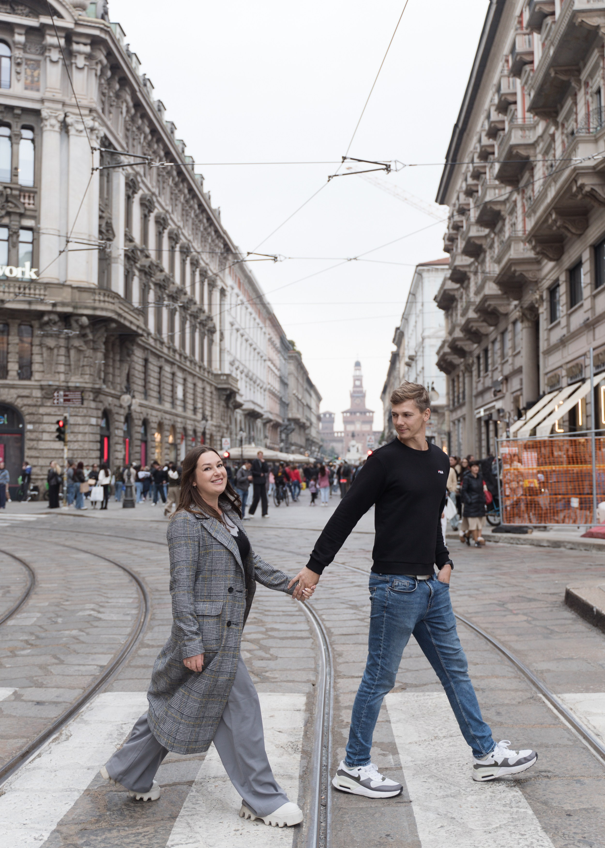 Winter Photo Walk in Milan. Proposal Photographer in Lake Como