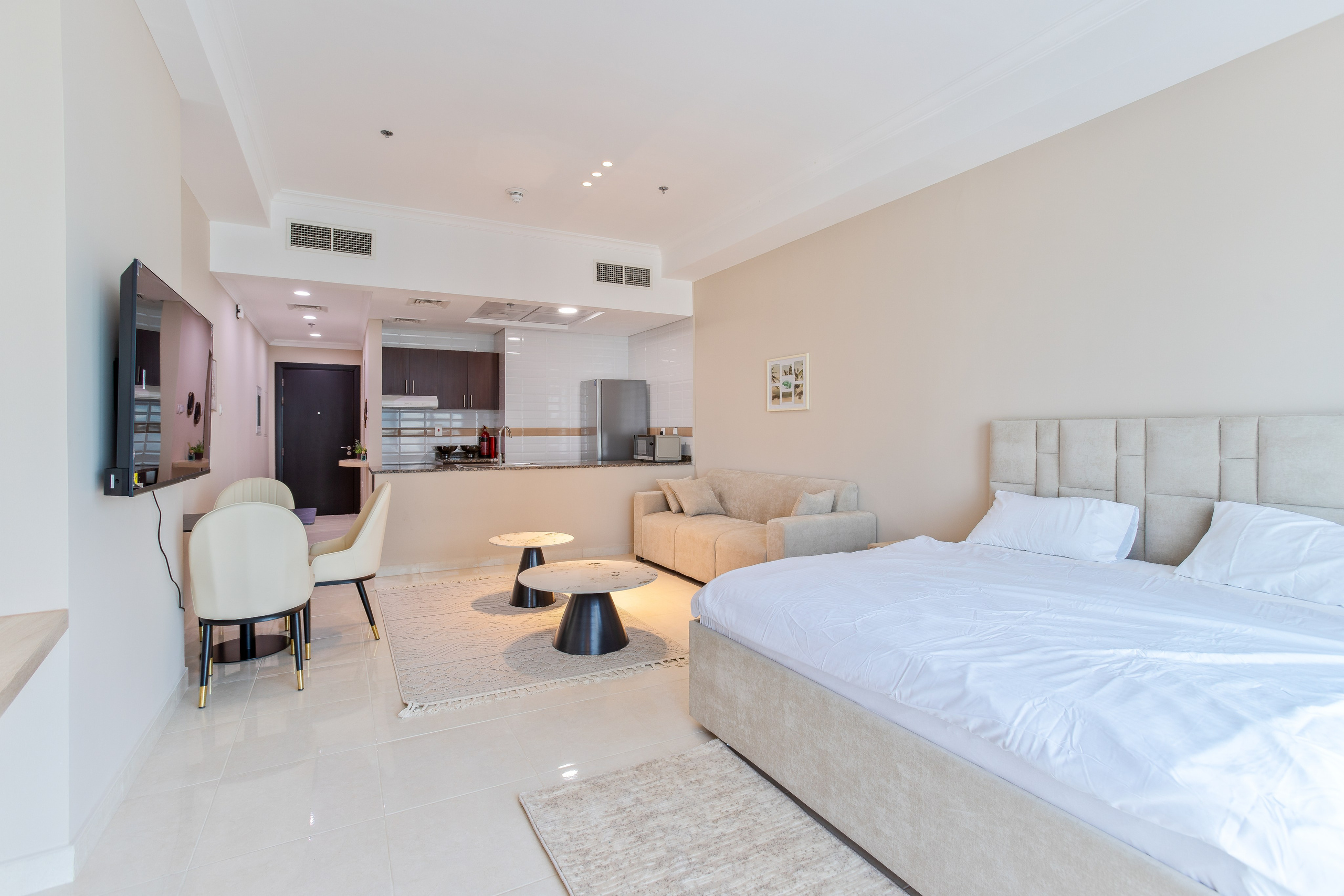 Court Tower. Samy Mar Boy │Portrait, Automotive and Real Estate Photographer