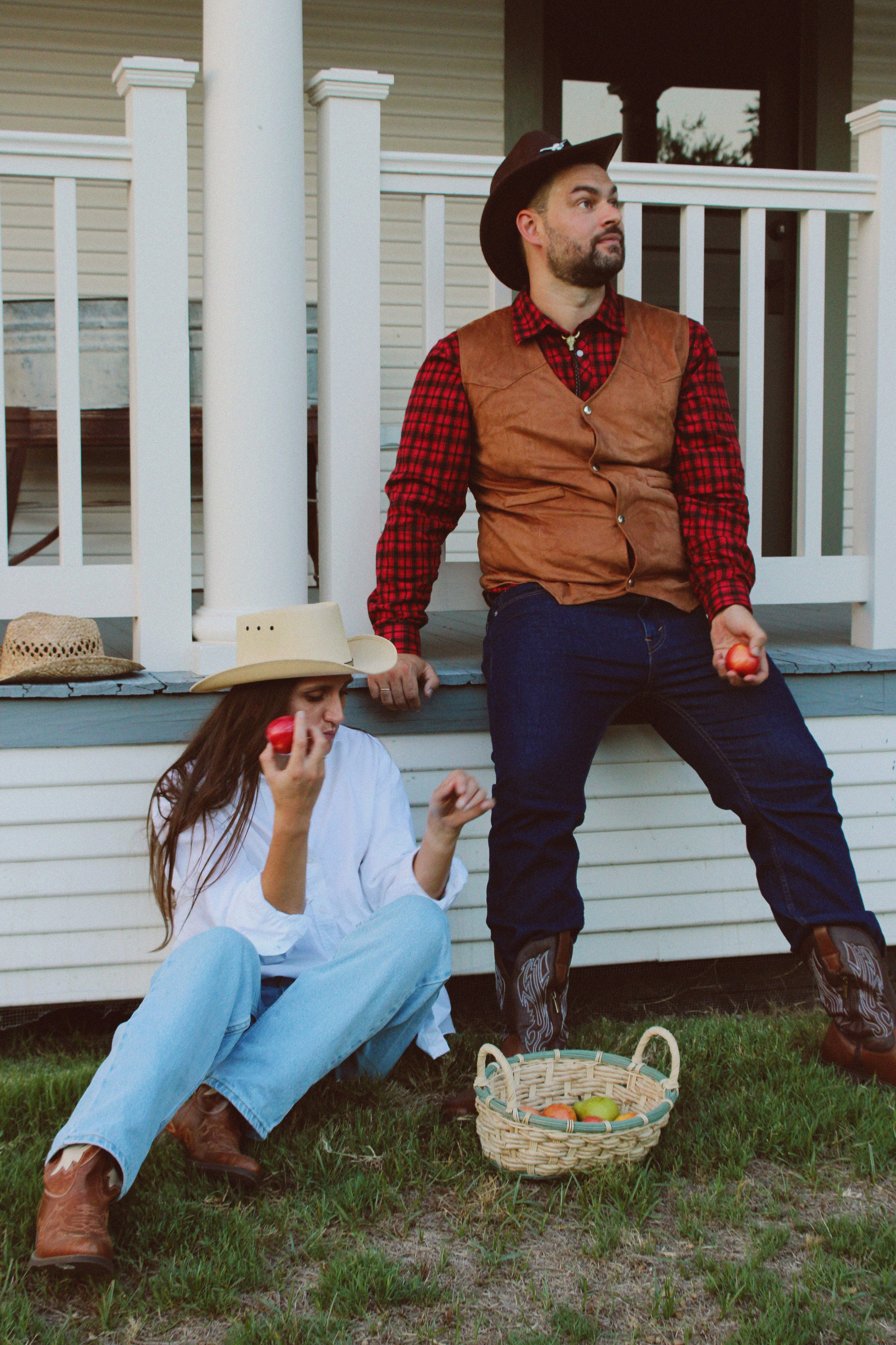 Texas Countryside Family Photoshoot in Cowboy Style. Lana Petrychenko — Portrait & Family Photographer. Valencia, Spain
