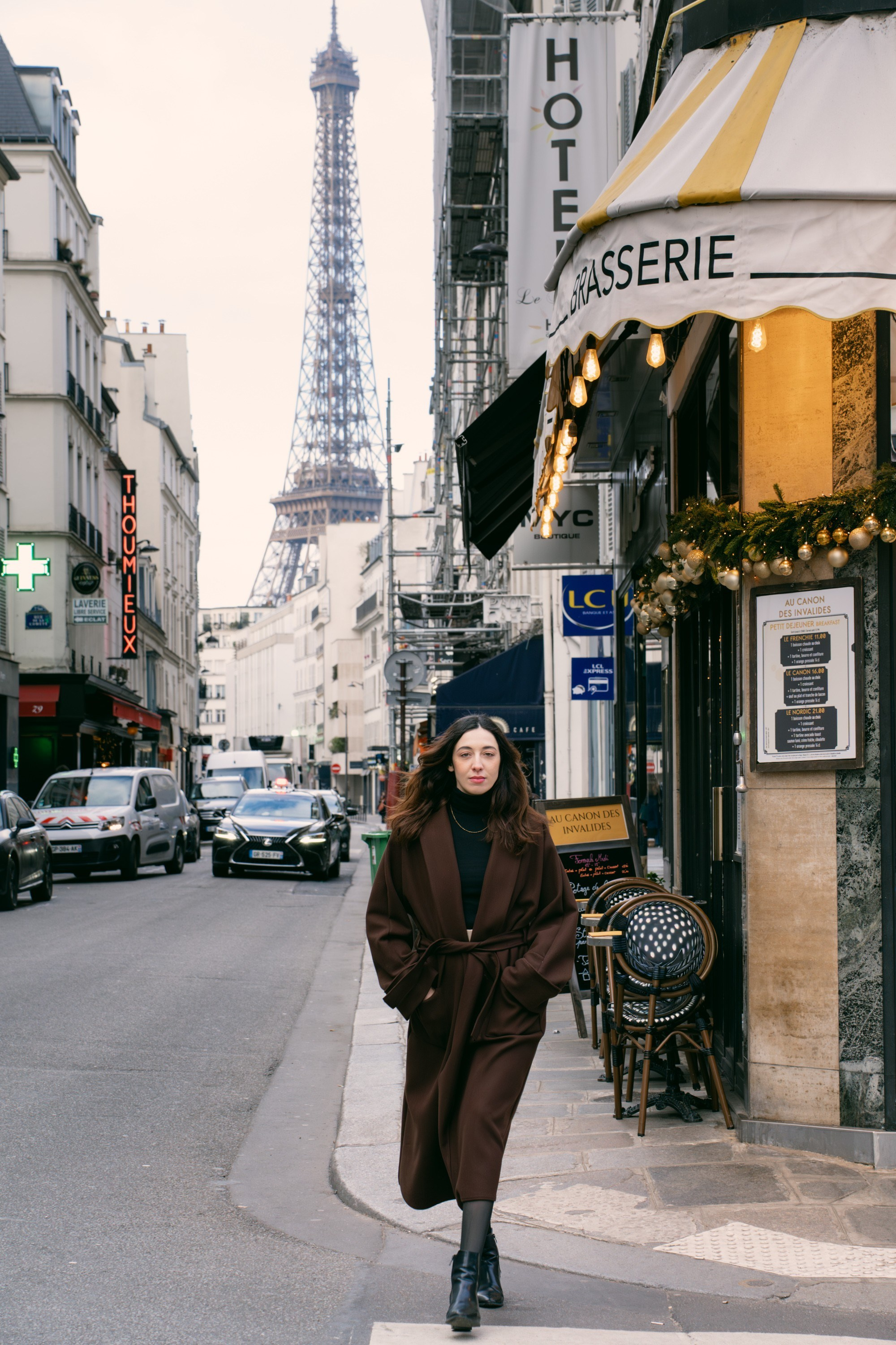 Solo Portrait session: Eiffel Tower. Paris Photographer & Videographer