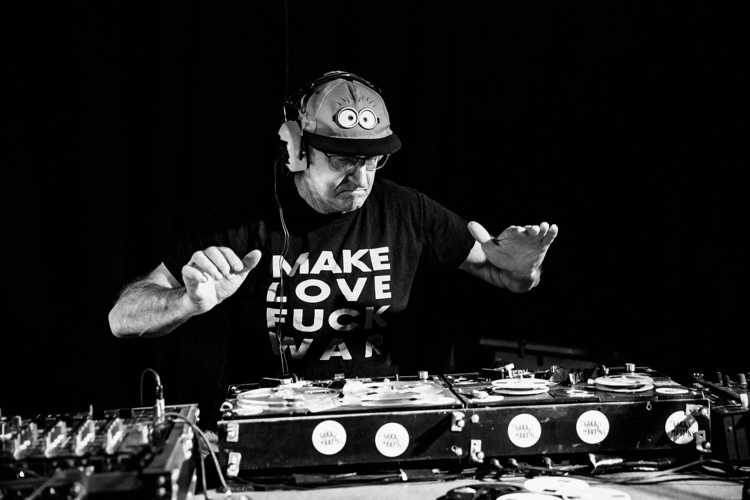 KINETIC radio pārraides viesis DJ Trakais Mārtinš 2024. Sandra Garanca Portrait and event photographer