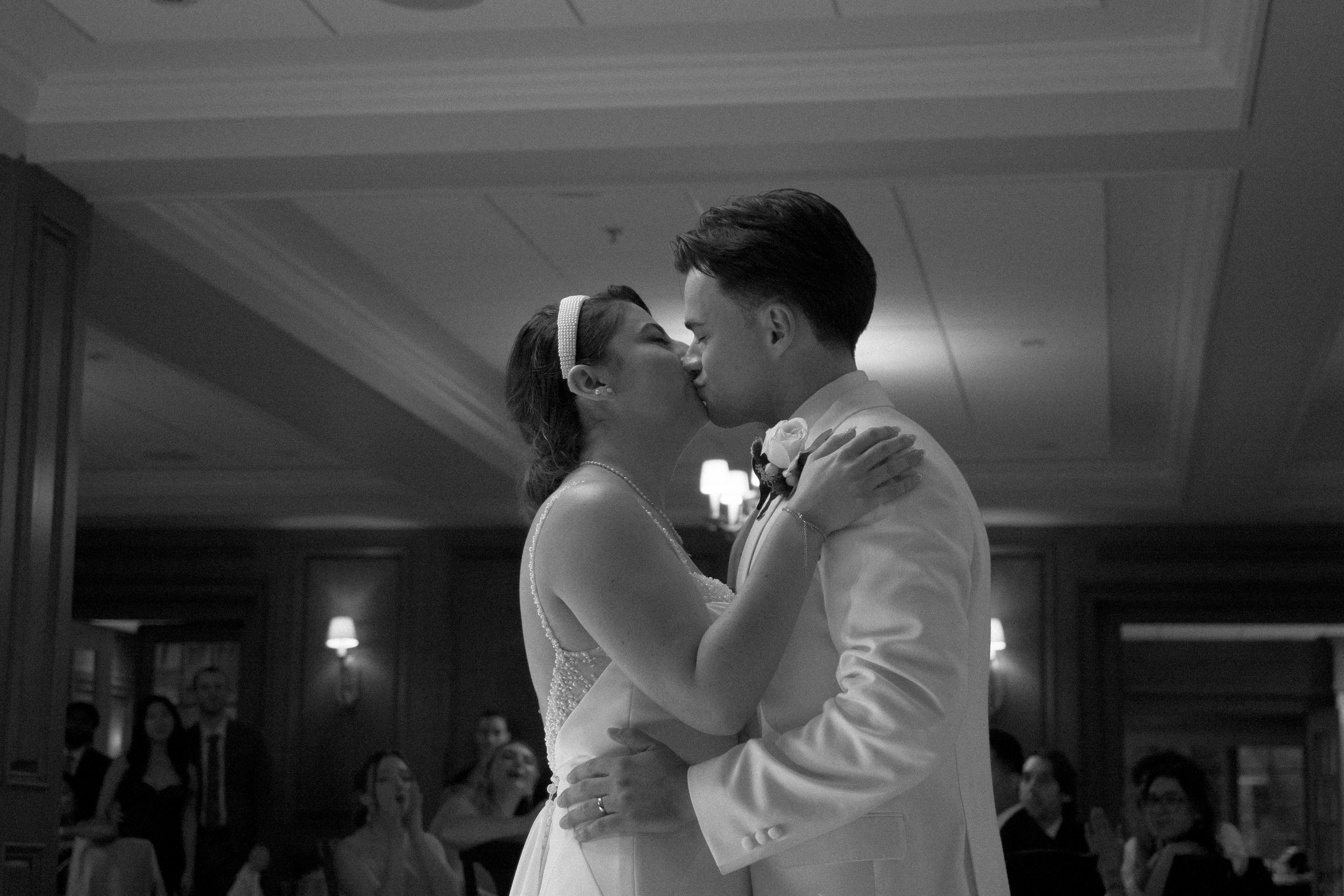 Wedding of Cassandra and Loïc in Beaconsfield, Montreal. Wedding and Family Photography Montreal Muriel Oe Photo