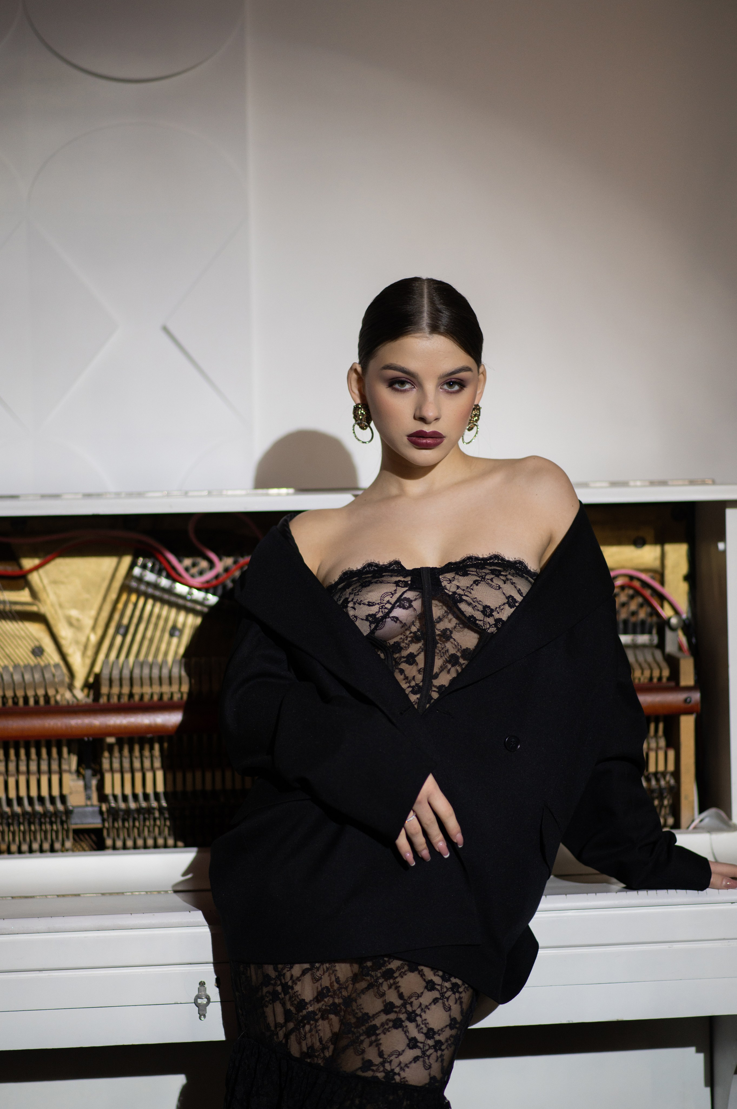 RED. Wedding and commercial photographer