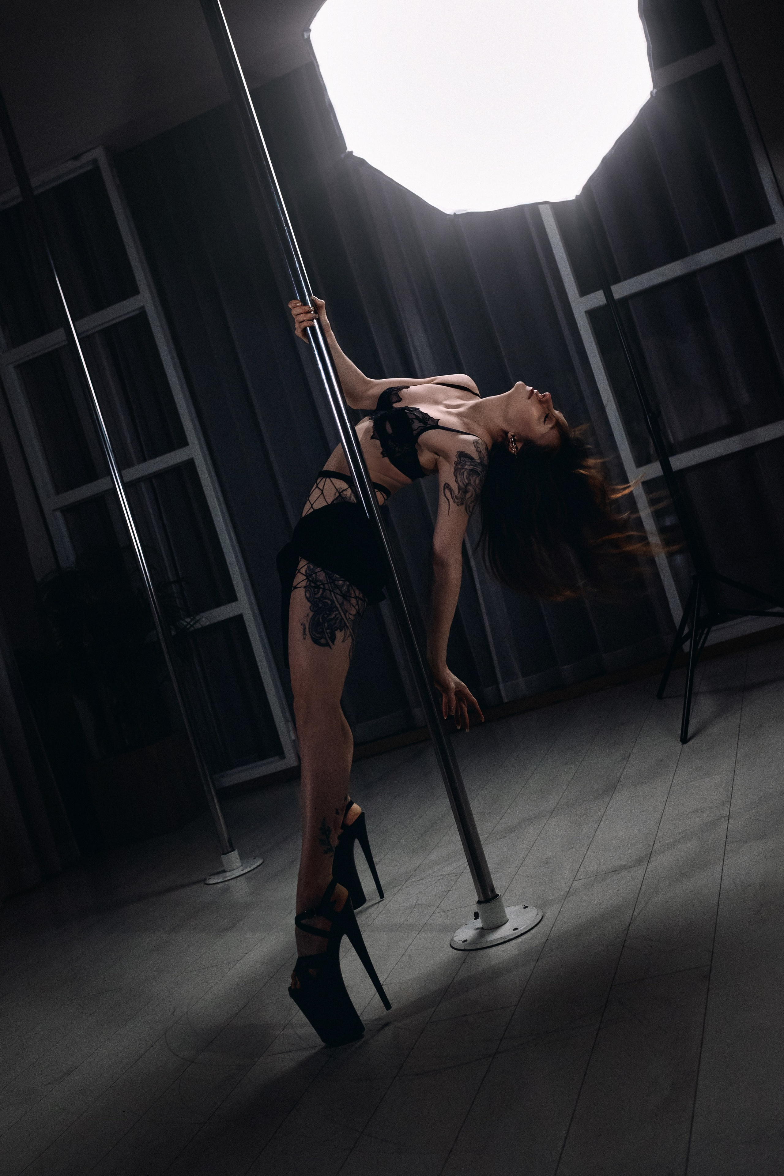 POLE PHOTOSHOOT. Photographer and retoucher Elena Skullova