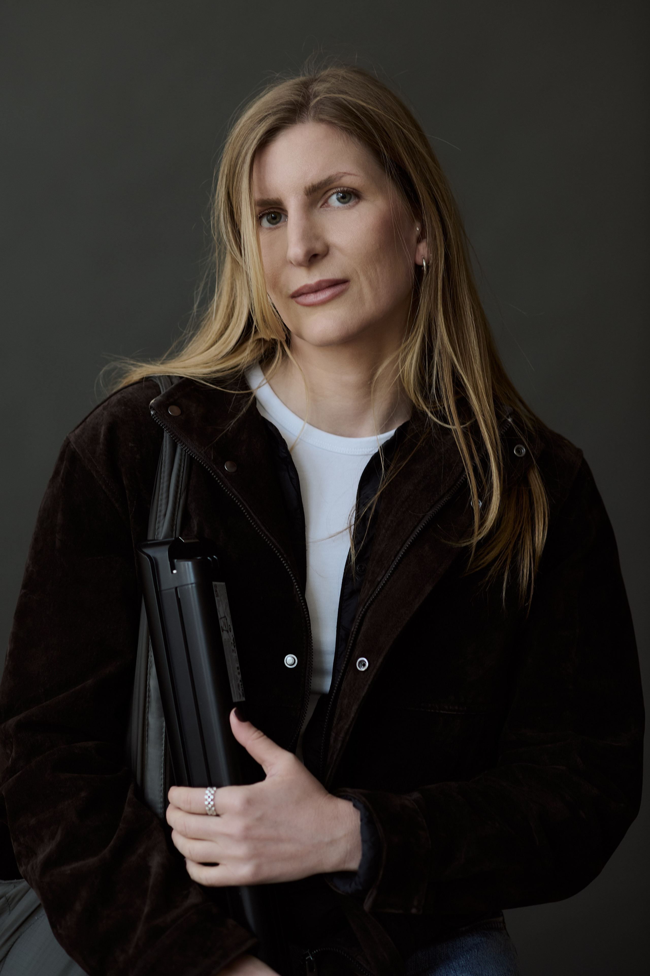 Portrait of Linda in Amsterdam. Portrait Photographer in Brussels & Amsterdam — Victoria Ushkanova