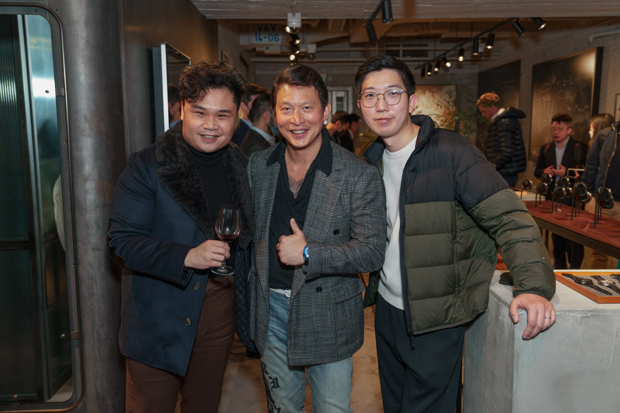 WATCHBOX. ФОТОГРАФ В ГОНКОНГЕ (СВАДЬБЫ, FASHION, СЕМЕЙНЫЕ, МЕРОПРИЯТИЯ, ФОТОПРОГУЛКИ)